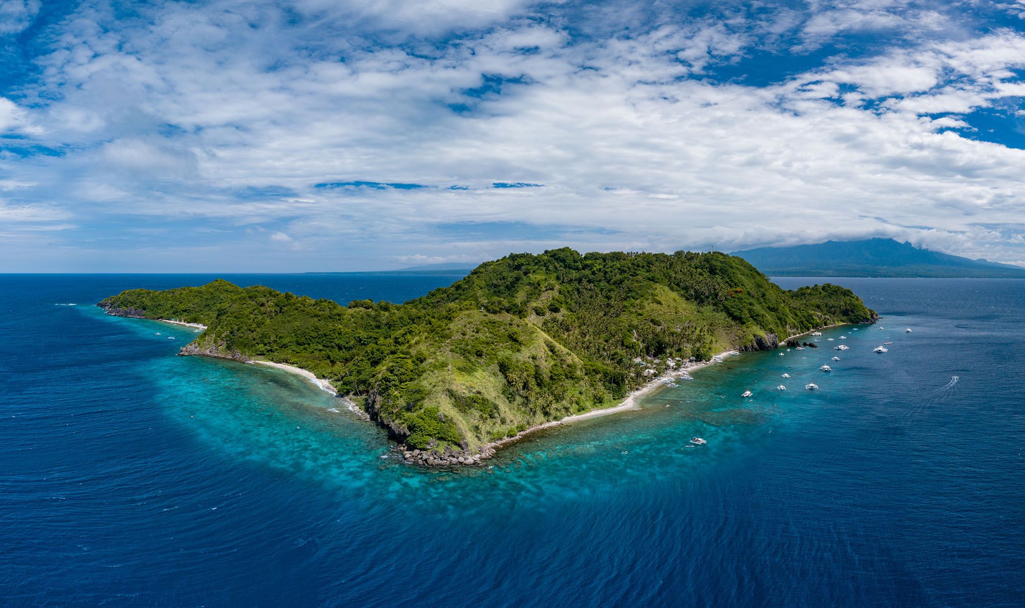 Atmosphere Resort in Negros: Apo Island