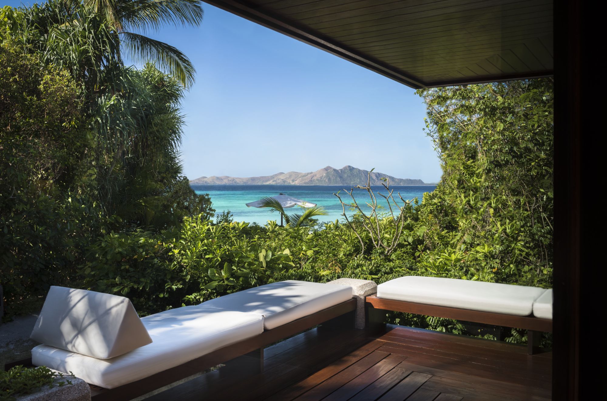 Amanpulo in Palawan: Beach Casita | Deck
