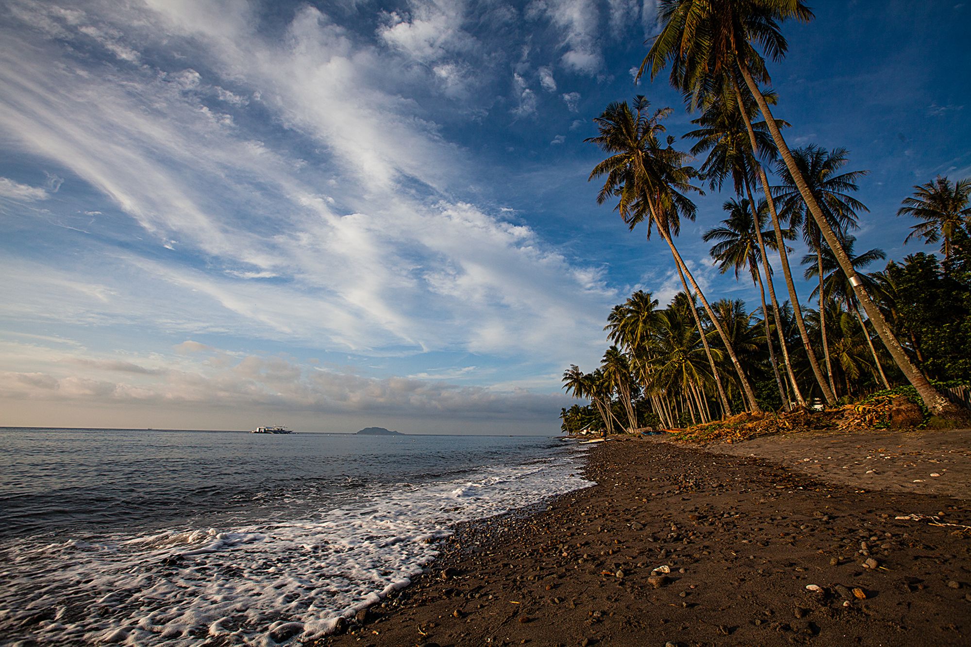 Atmosphere Resort in Negros: Atmosphere beach