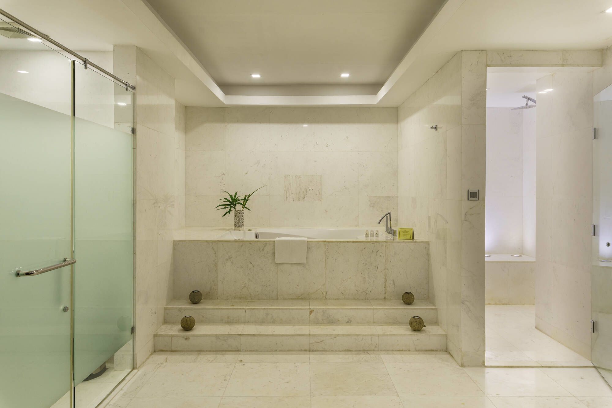 The Fortress Resort & Spa à Koggala:  Fortress Residence Suite | Bathroom