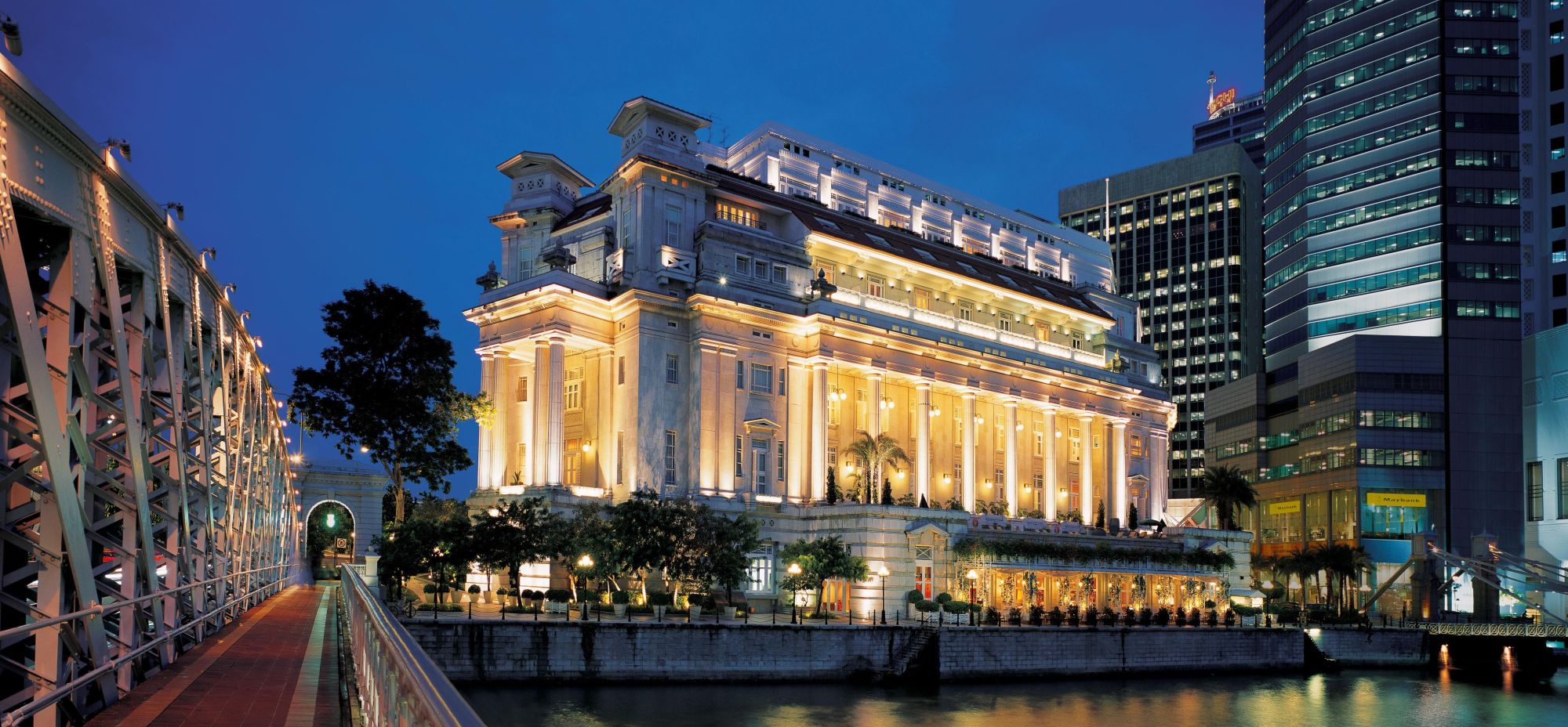 The Fullerton in Singapur:  The Fullerton by night