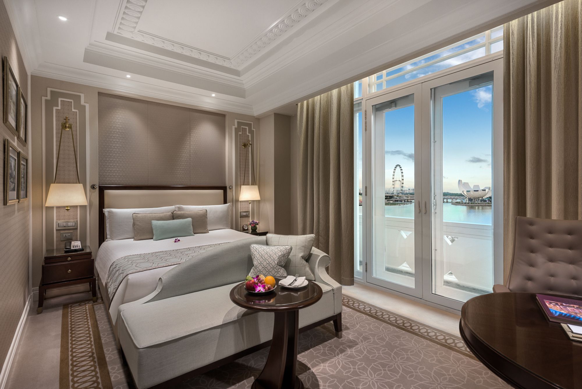 The Fullerton in Singapur:  Marina Bay View Room