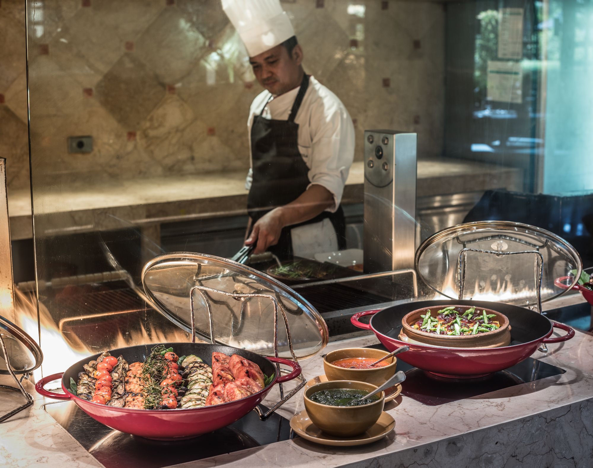 The Peninsula à Manille:  Escolta Buffet