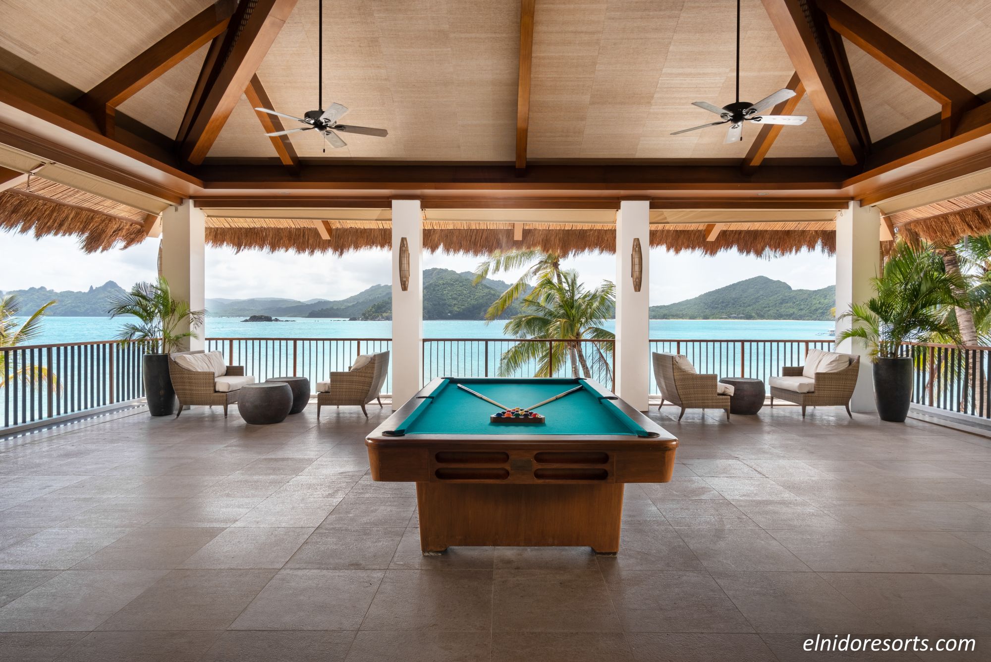El Nido Resorts Pangulasian Island in Palawan: 2nd Floor Lounge Area