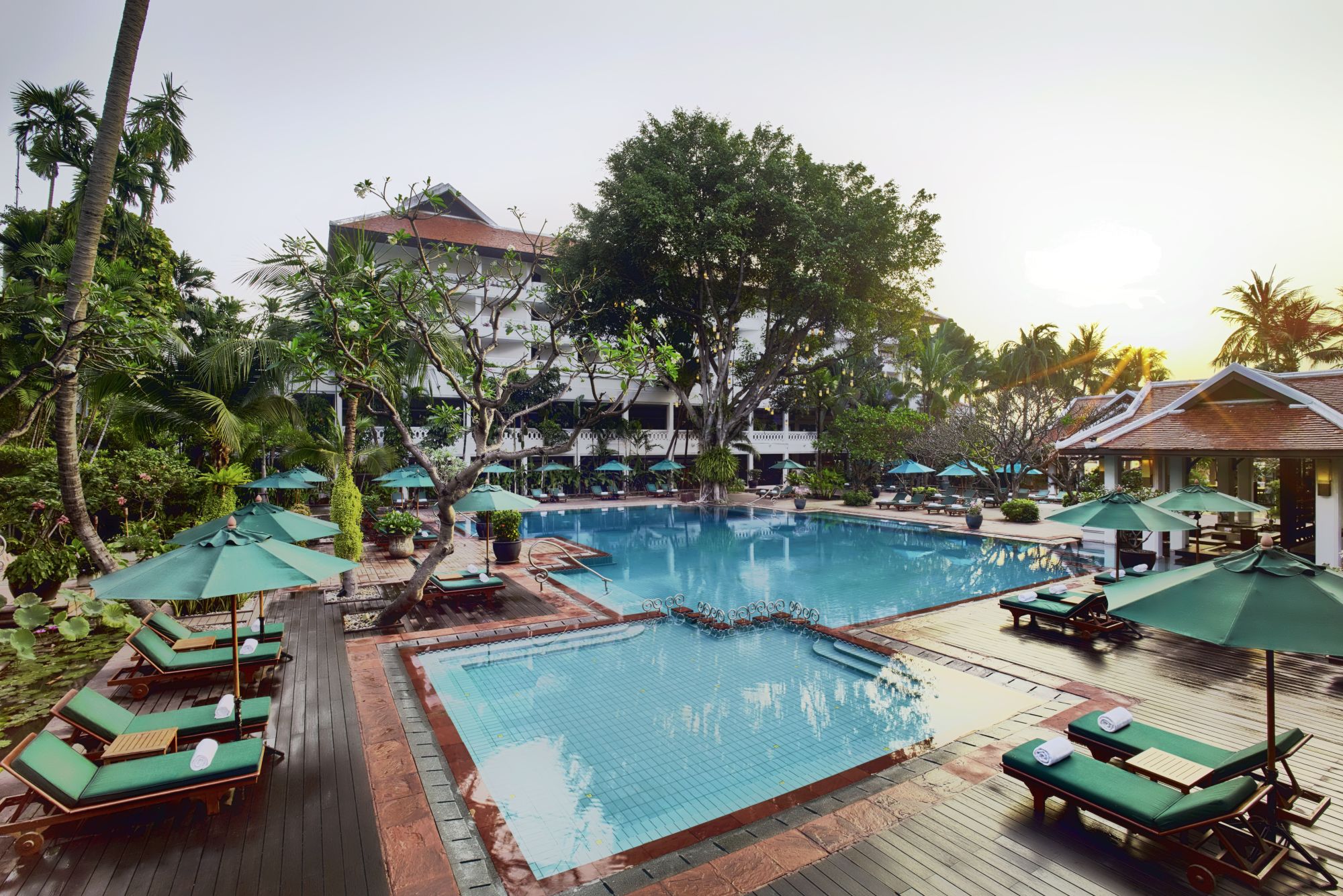 Anantara Riverside Bangkok Resort: Riverside Pool