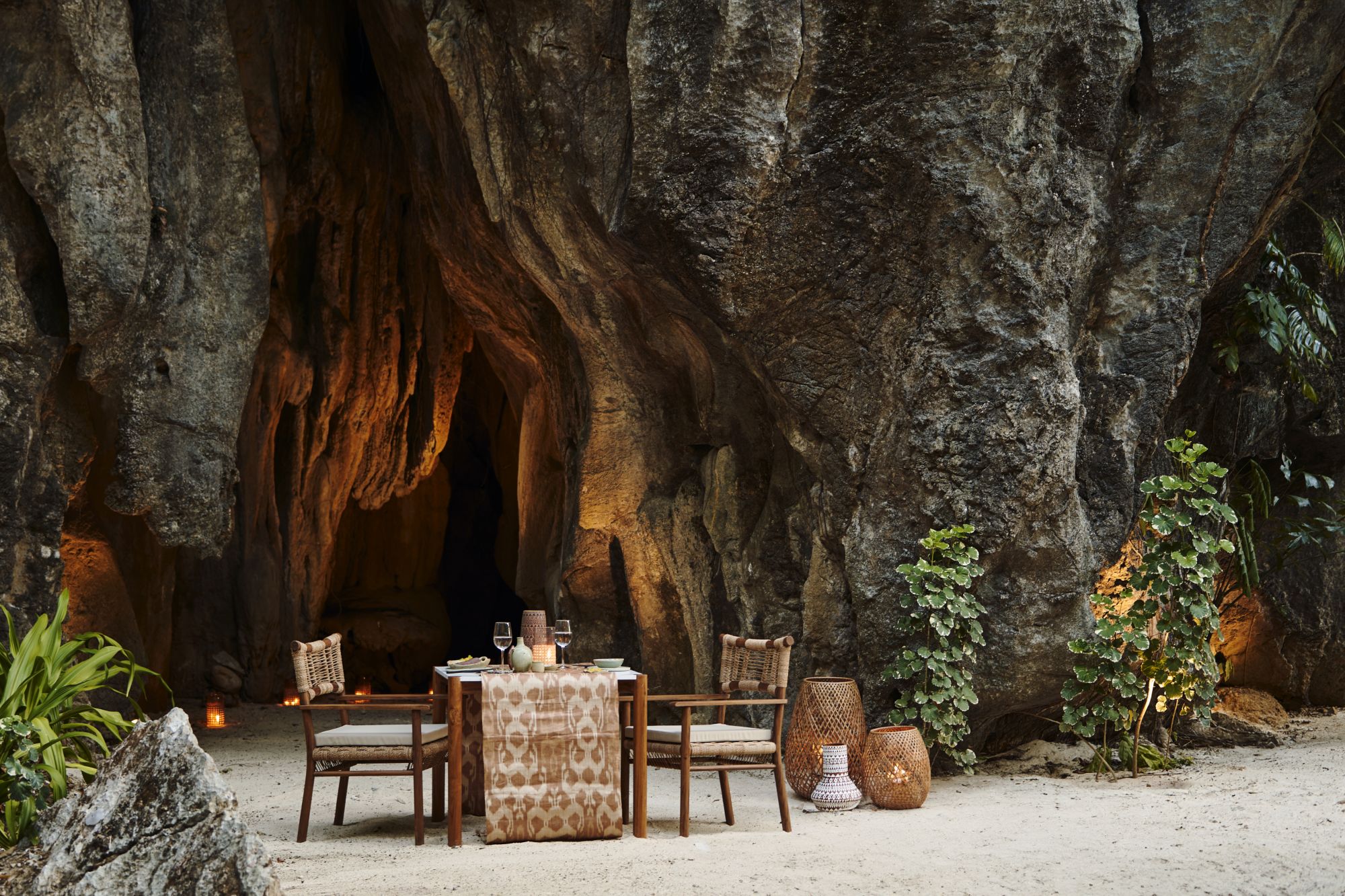El Nido Resorts Lagen Island in Palawan: Intimate Cave Dinner