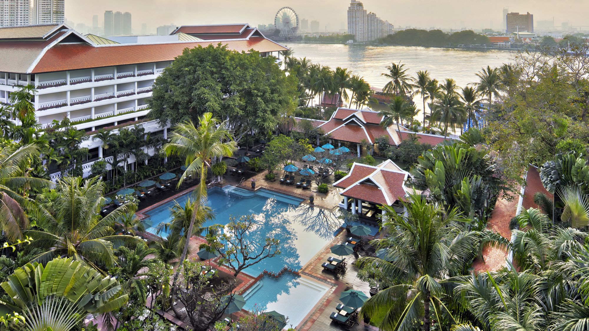 Anantara Riverside Bangkok Resort: Pool Aerial