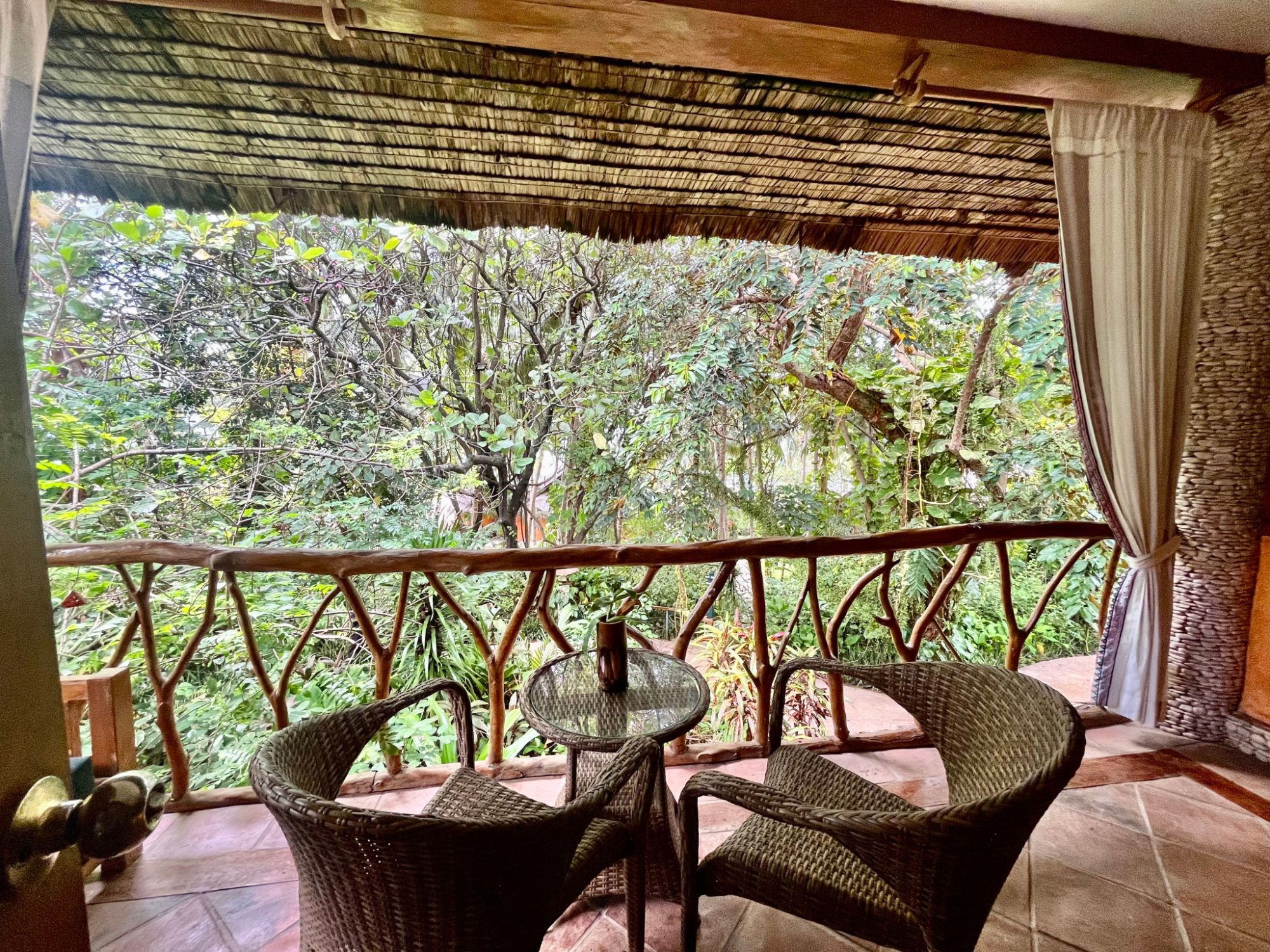Coco Grove Beach Resort à Siquijor: Deluxe | Plantation Balcony