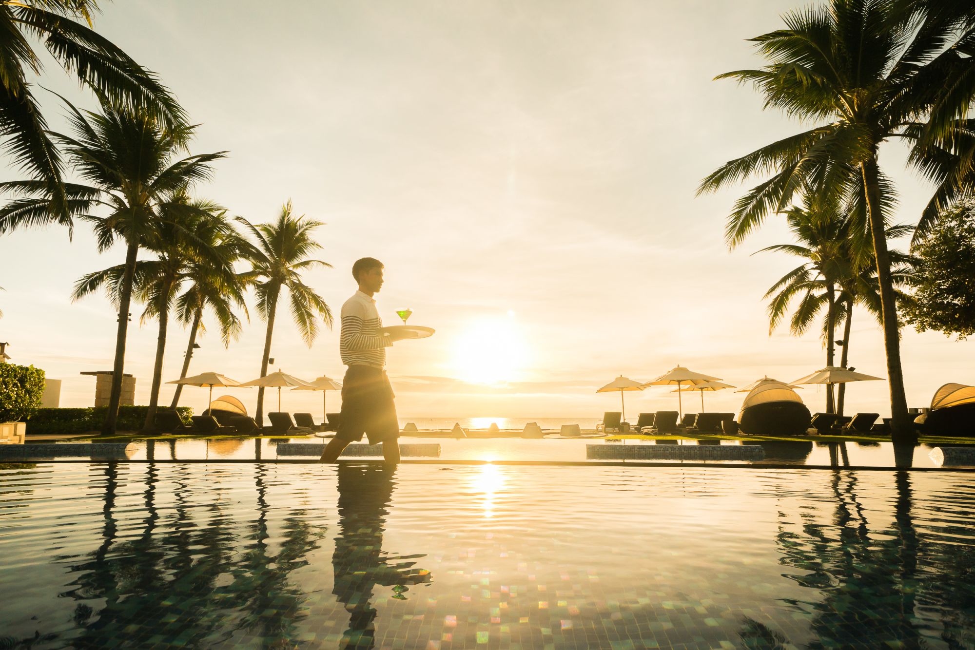 InterContinental Hua Hin Resort: sunset pool view