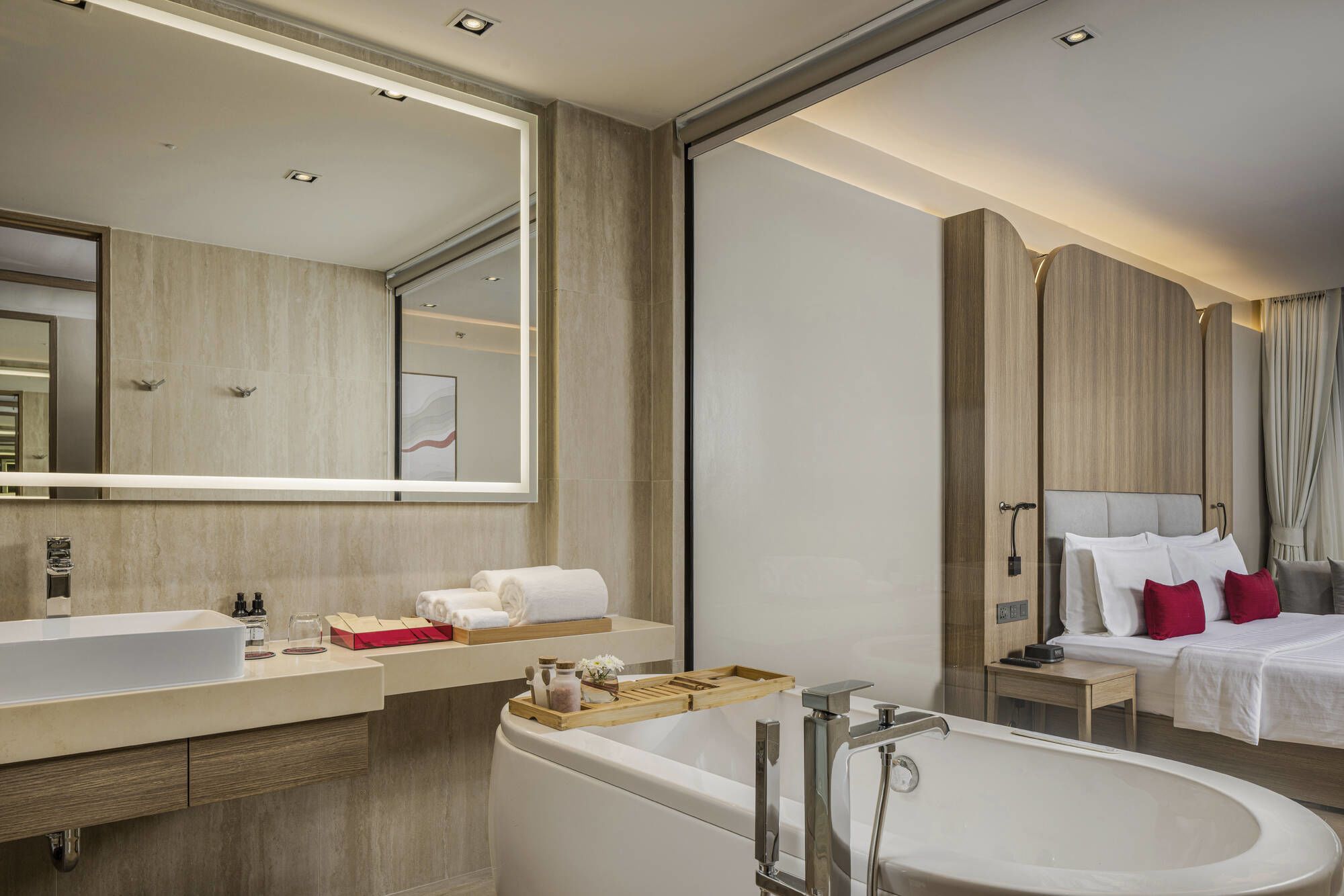 Ramada Resort by Wyndham Khao Lak: Deluxe Jet Tub Lanai