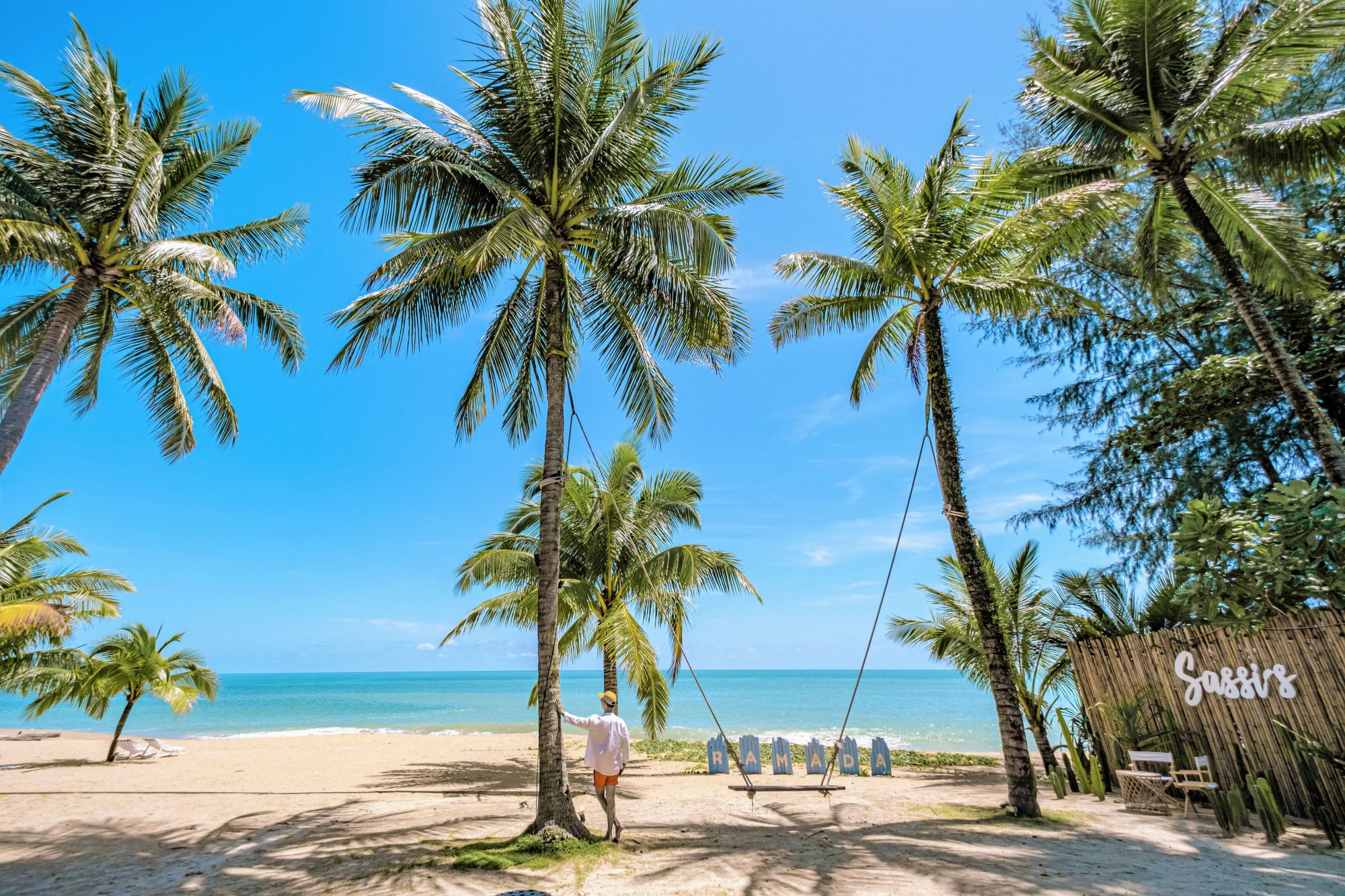 Ramada Resort by Wyndham Khao Lak: beach area