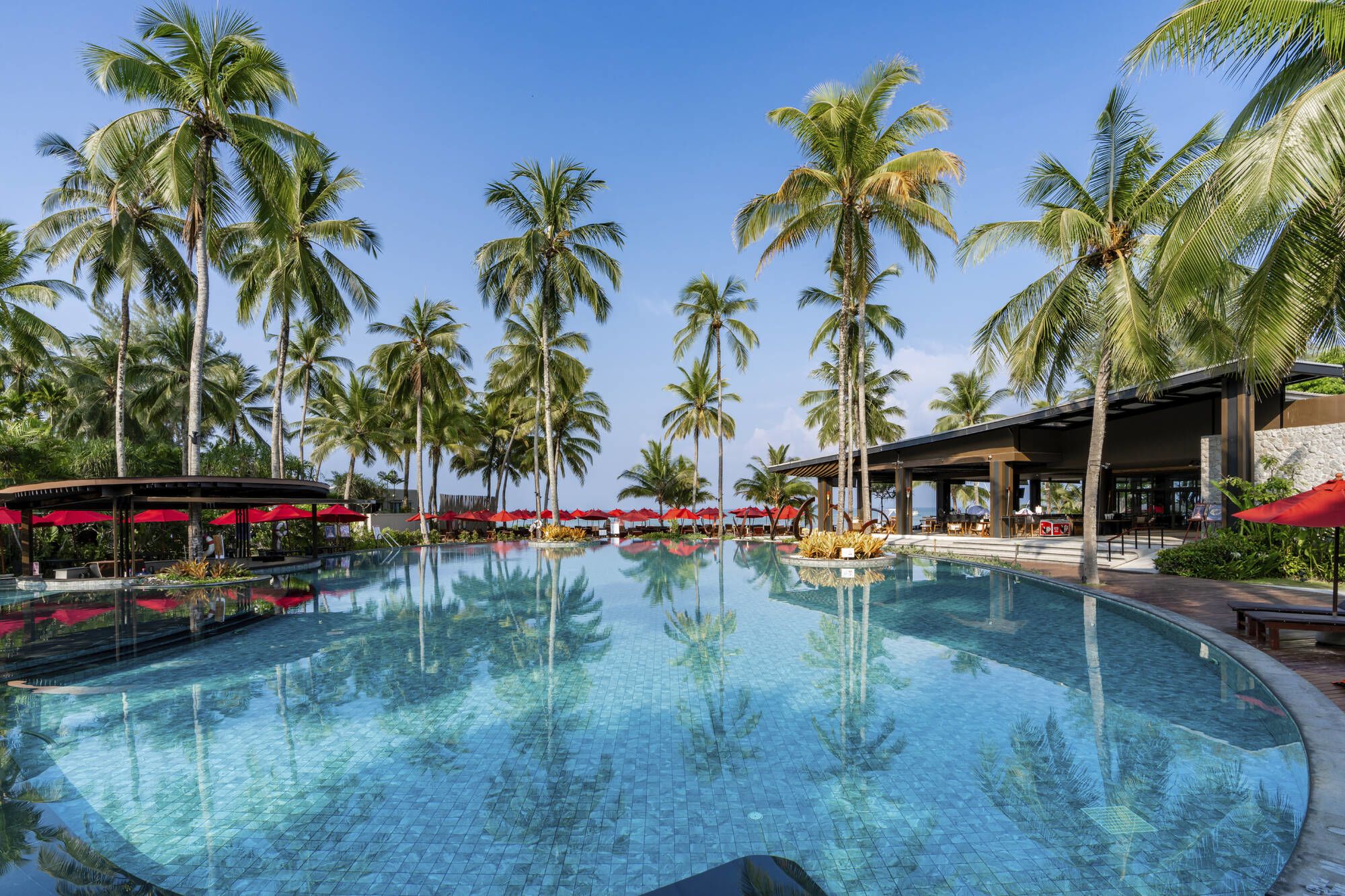 Ramada Resort by Wyndham Khao Lak: Swimming Pool