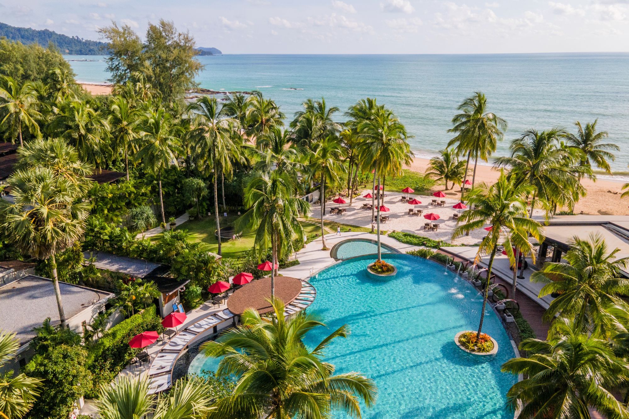 Ramada Resort by Wyndham Khao Lak: Swimming Pool & Beach