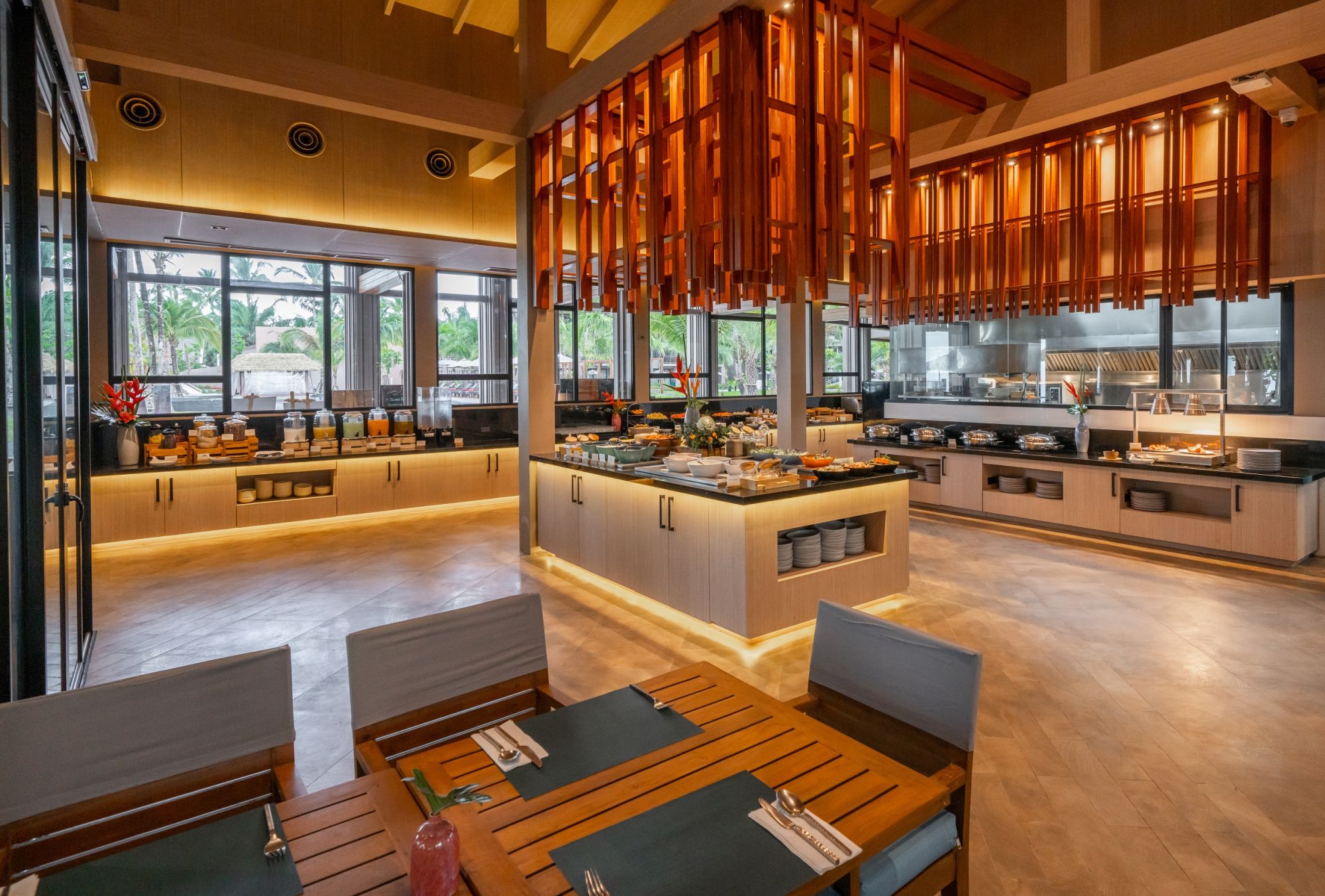 La Flora Khao Lak: Sire Beachfront Restaurant