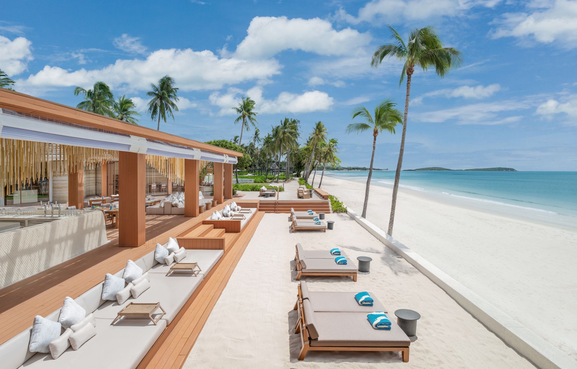 Centara Reserve Samui in Ko Samui:  Salt Society Lounge Area