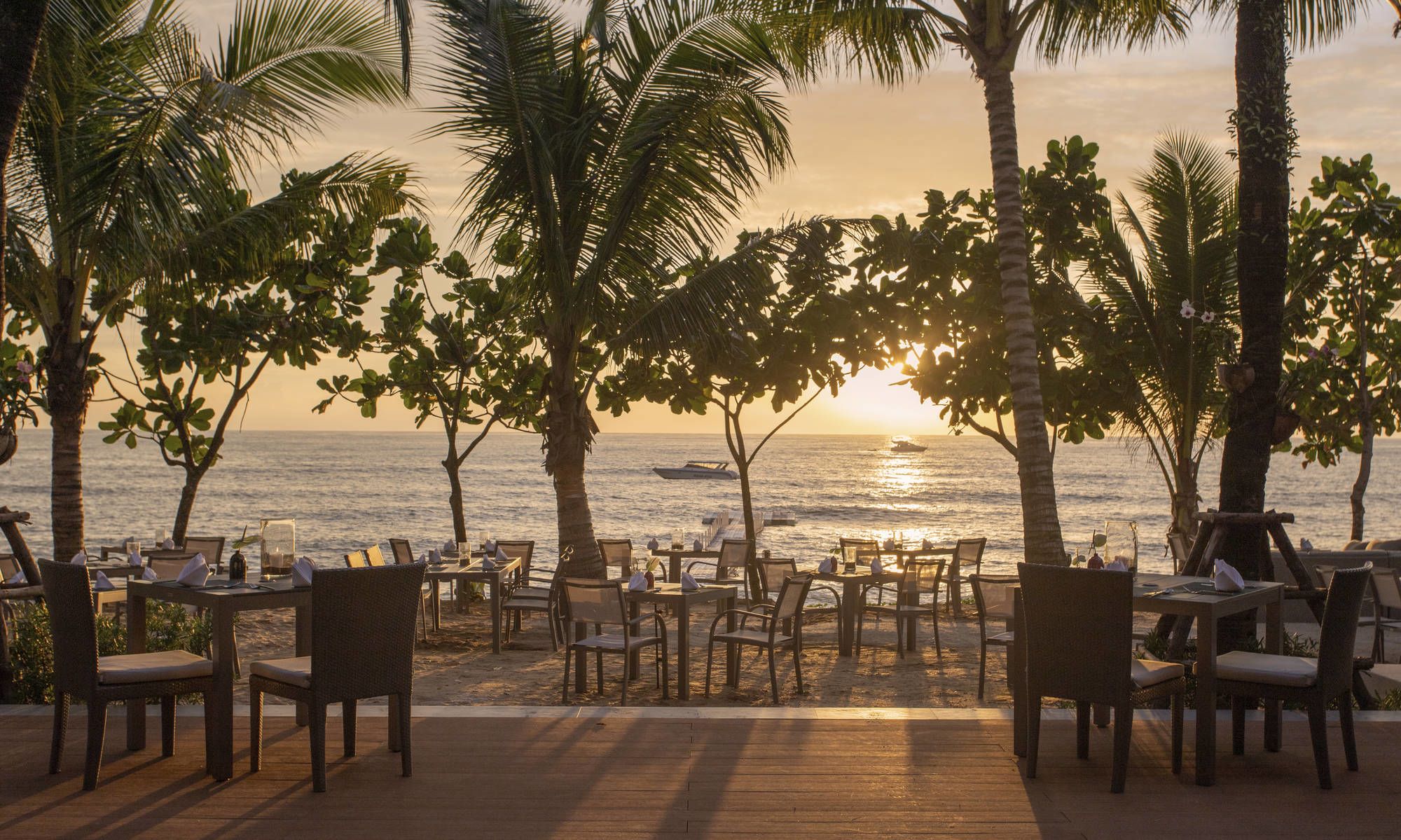 La Flora Khao Lak: Sire Beachfront Restaurant