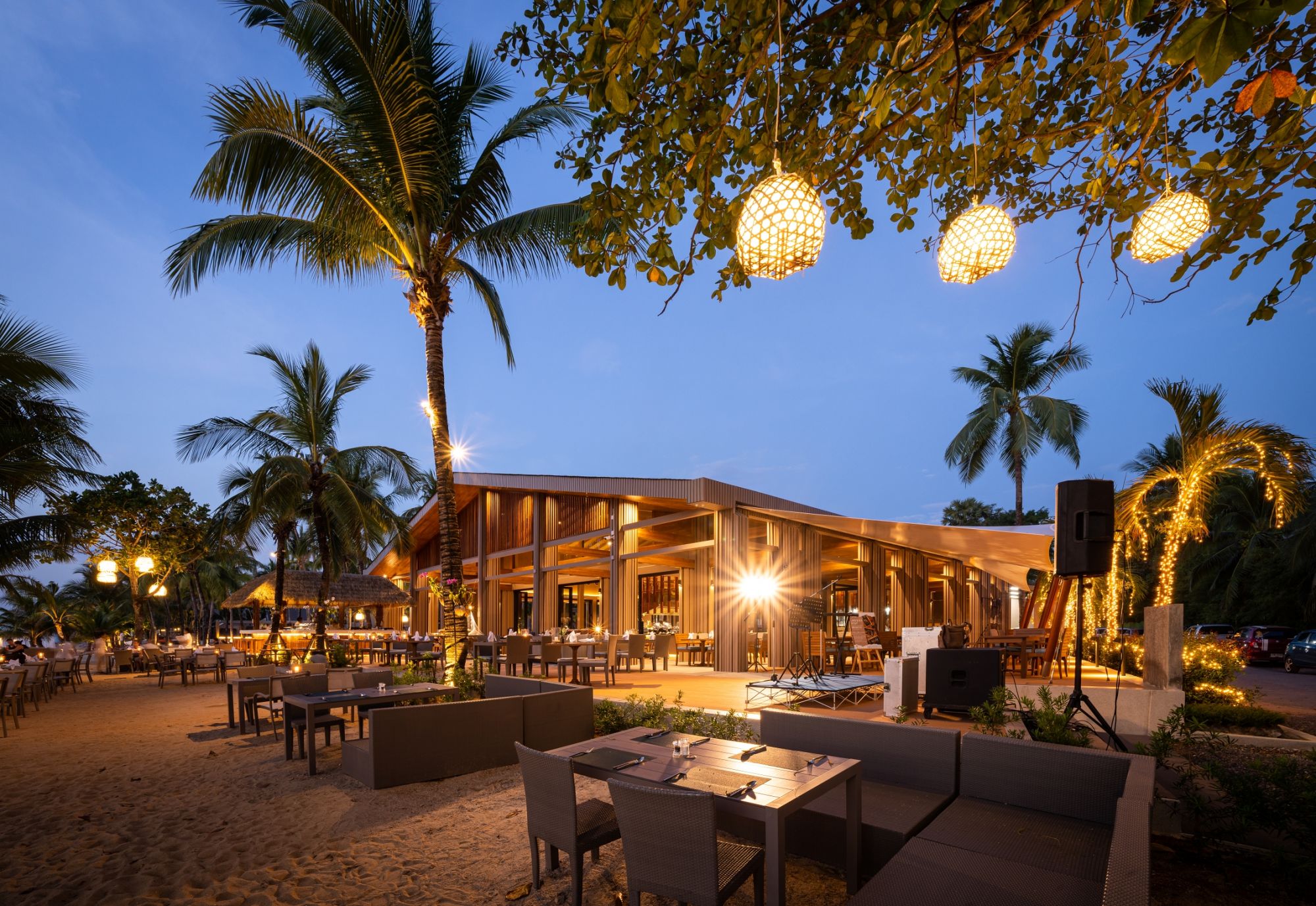 La Flora Khao Lak: Sire Beachfront Restaurant