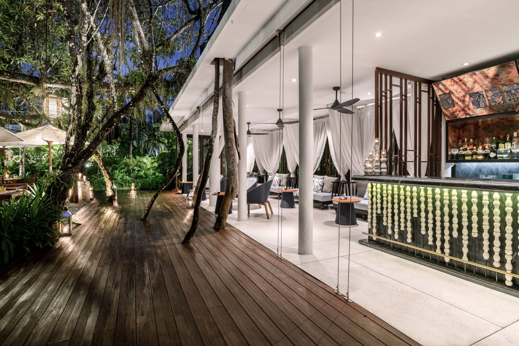 The Sarojin à Khao Lak: Wine Bar | Ficus Restaurant