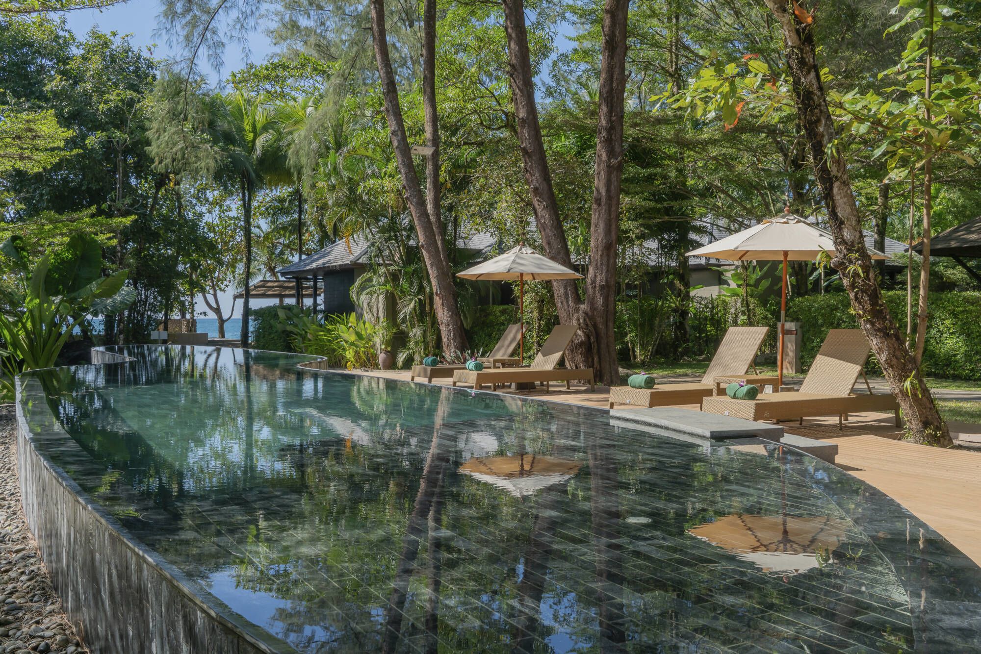 Khaolak Wanaburee Resort in Khao Lak: Pool