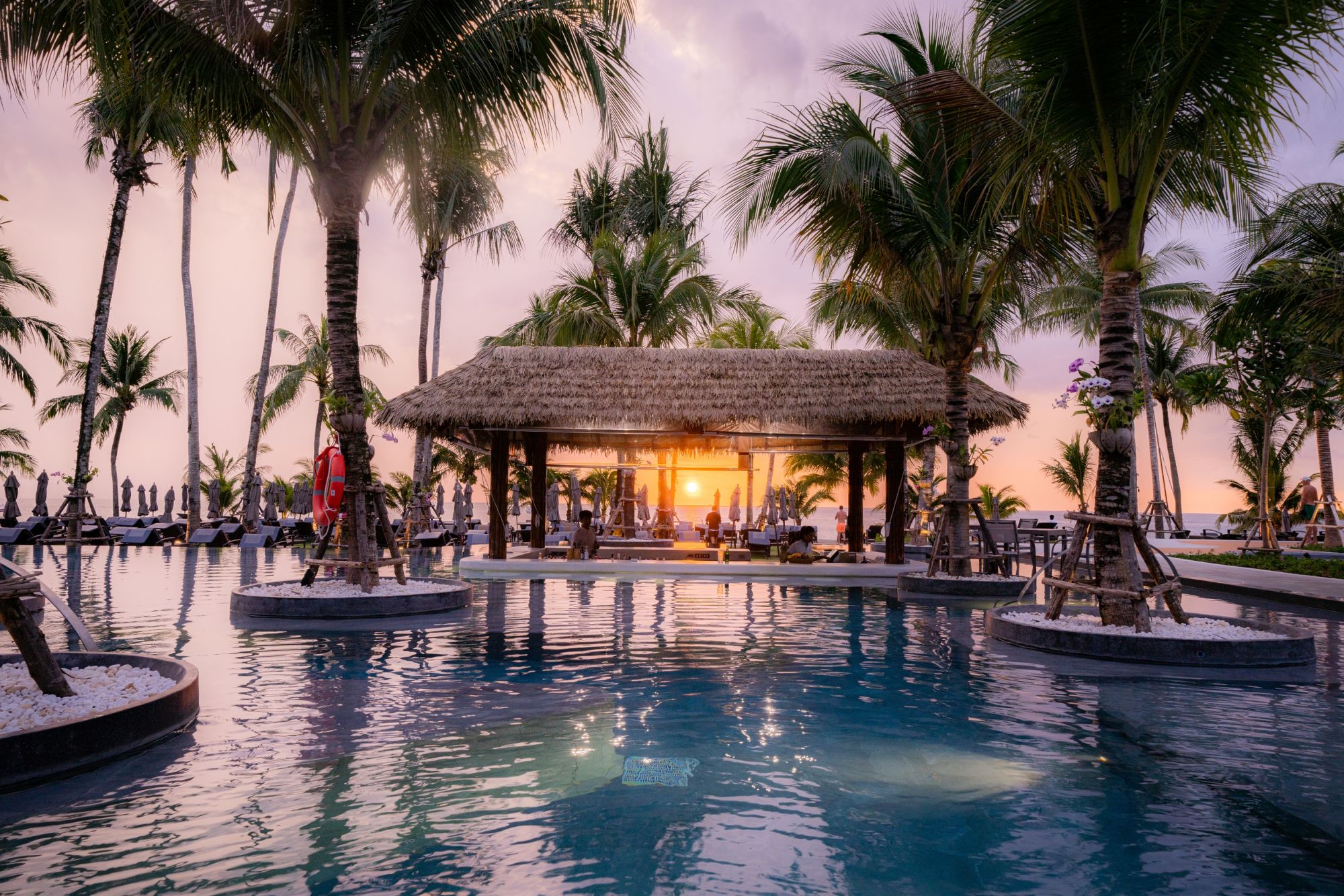 La Flora Khao Lak: Cave Club