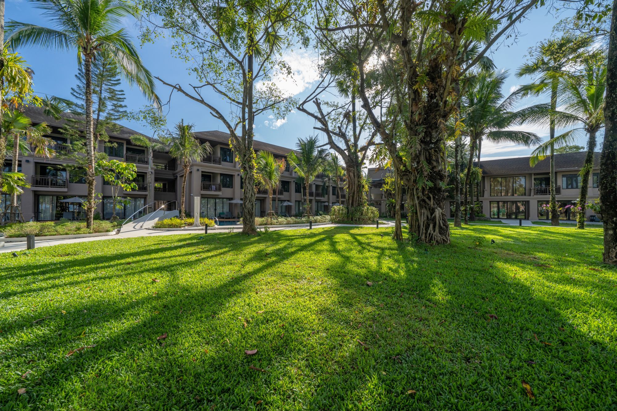 La Flora Khao Lak: Exterior - Seaside