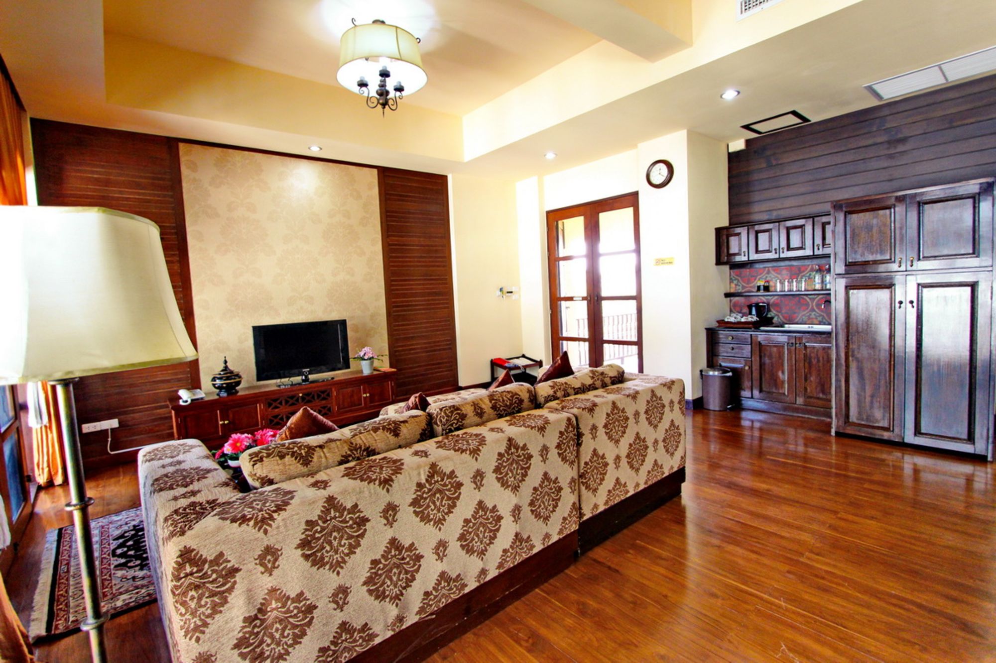 Shewe Wana Suite Resort in Chiang Mai:  2-BR Suite with Jet Tub