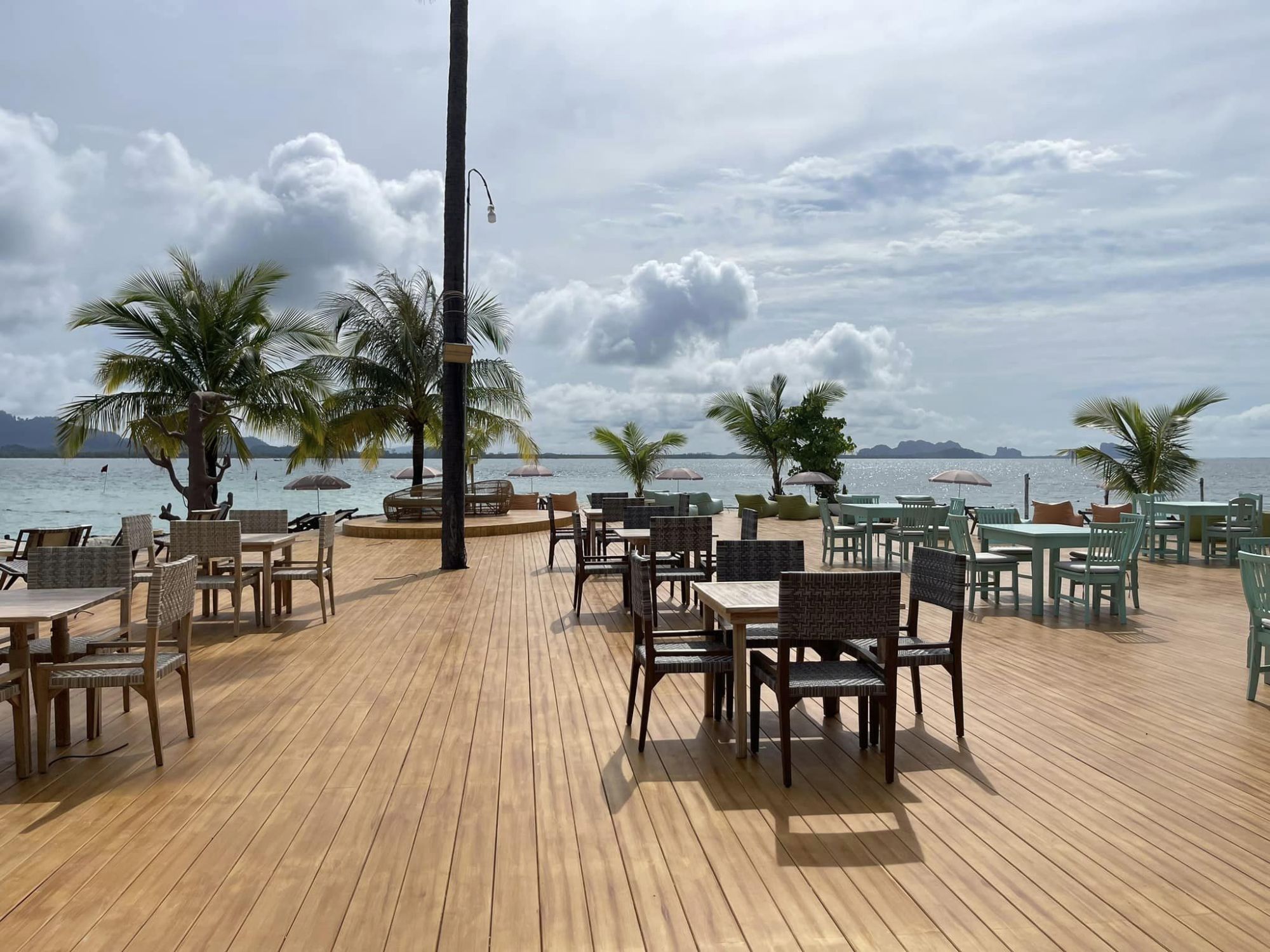 Sivalai Beach Resort à Ko Mook: Restaurant| Terrasse