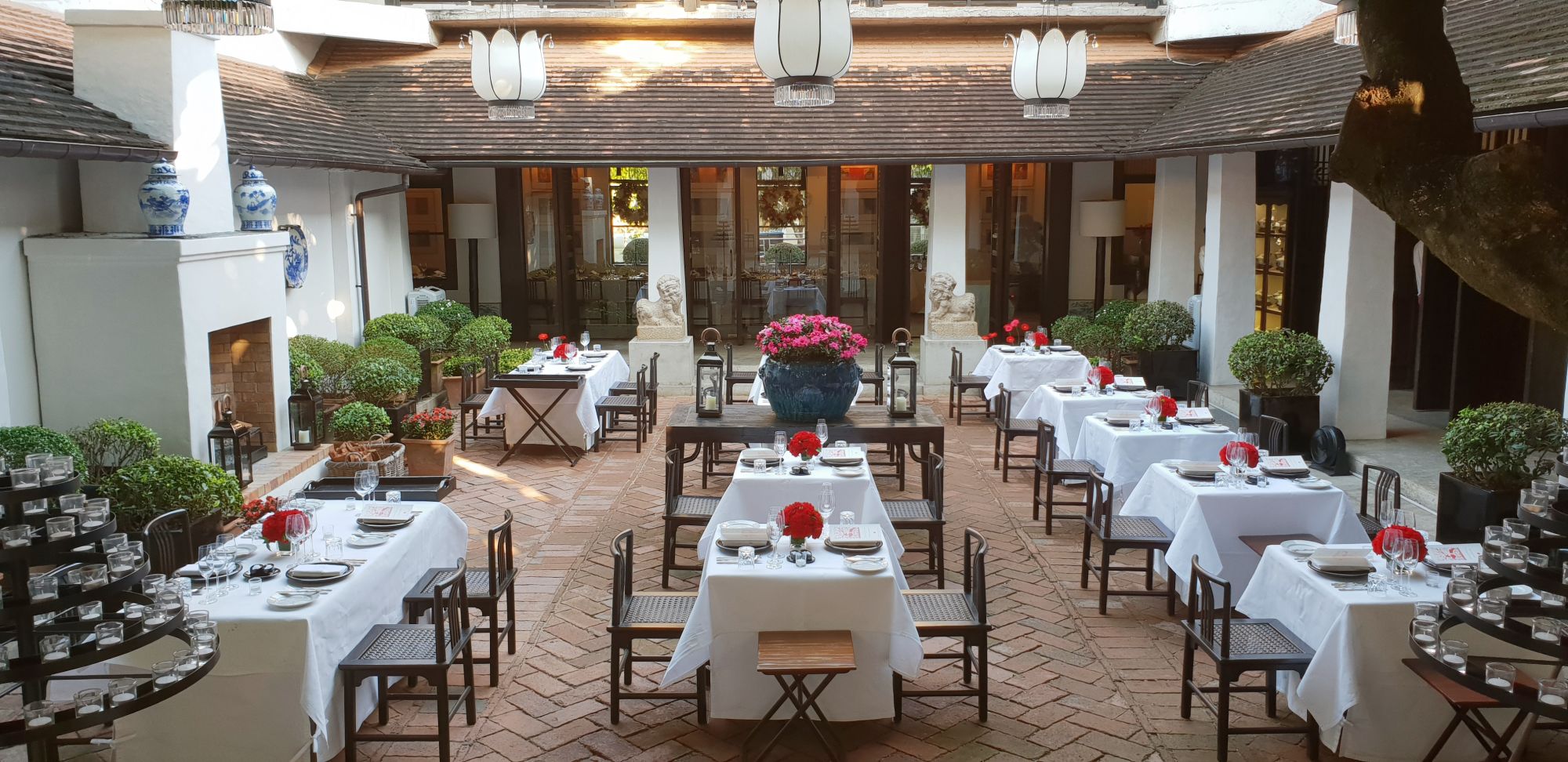 Rachamankha à Chiang Mai: Restaurant Courtyard