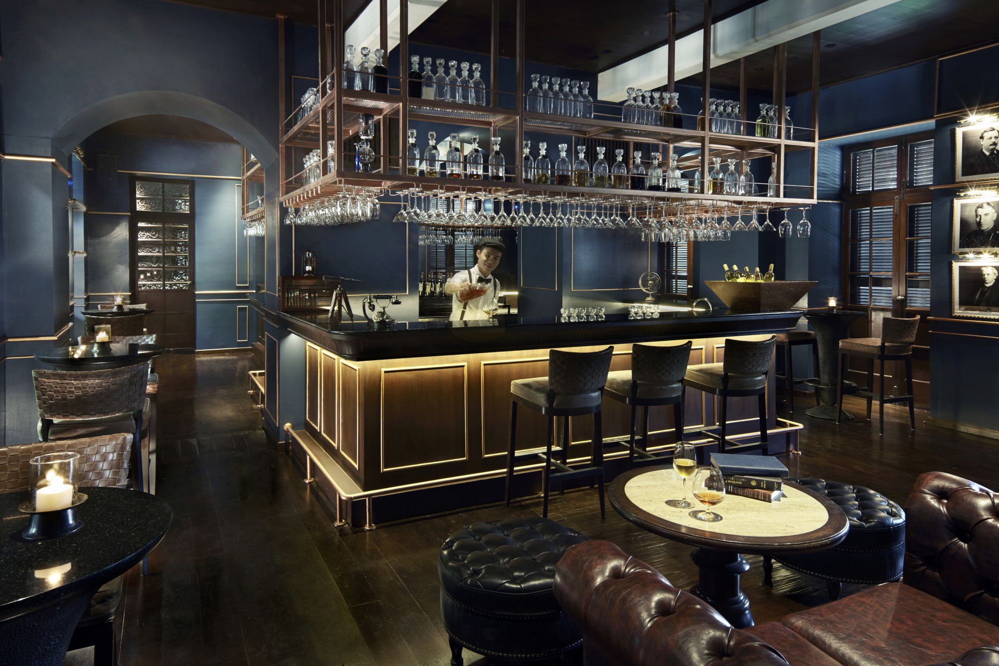 Anantara Chiang Mai Resort: The Service 1921 Bar