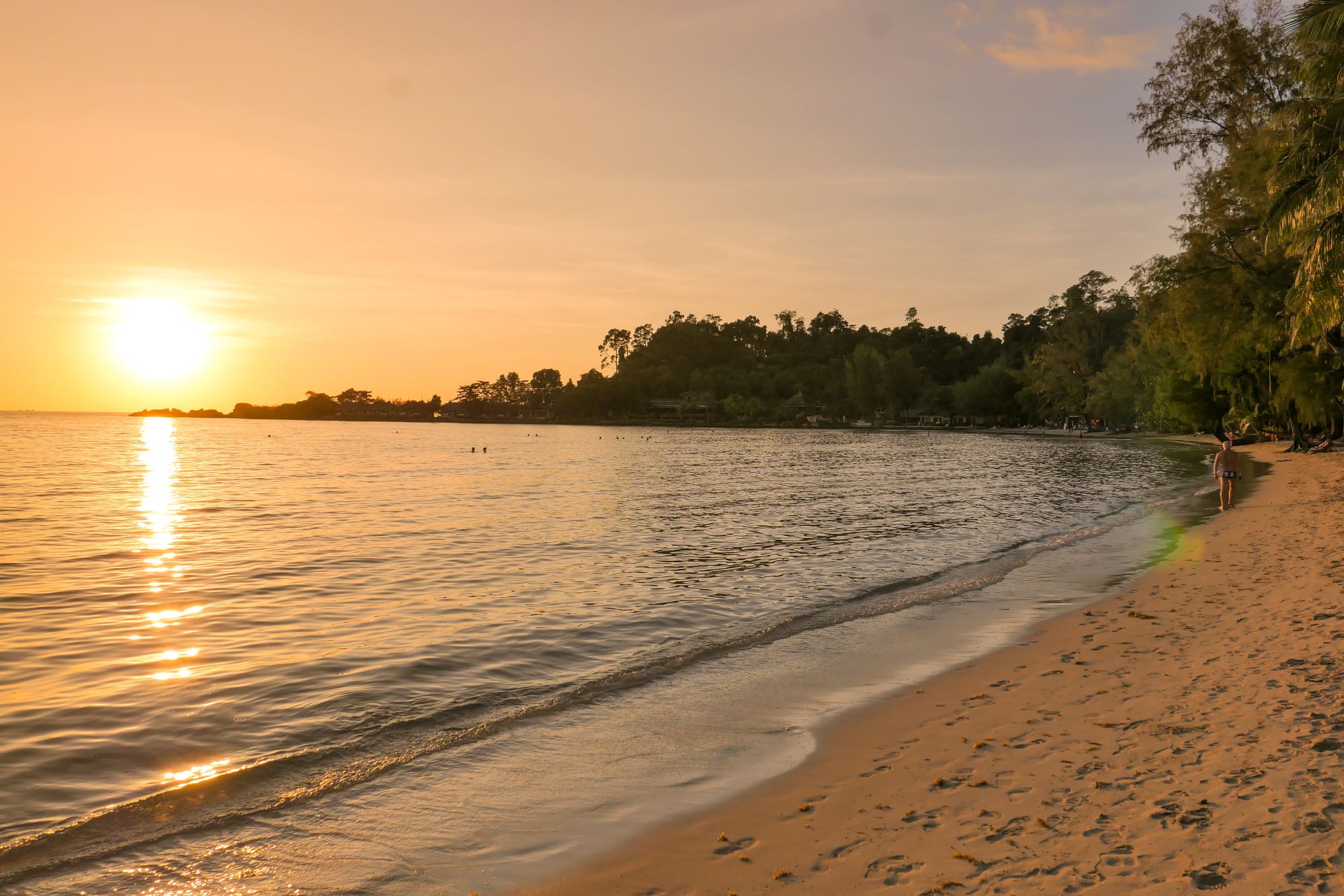 Koh Chang Paradise Resort & Spa in Ko Chang: beach: beach: Sunset