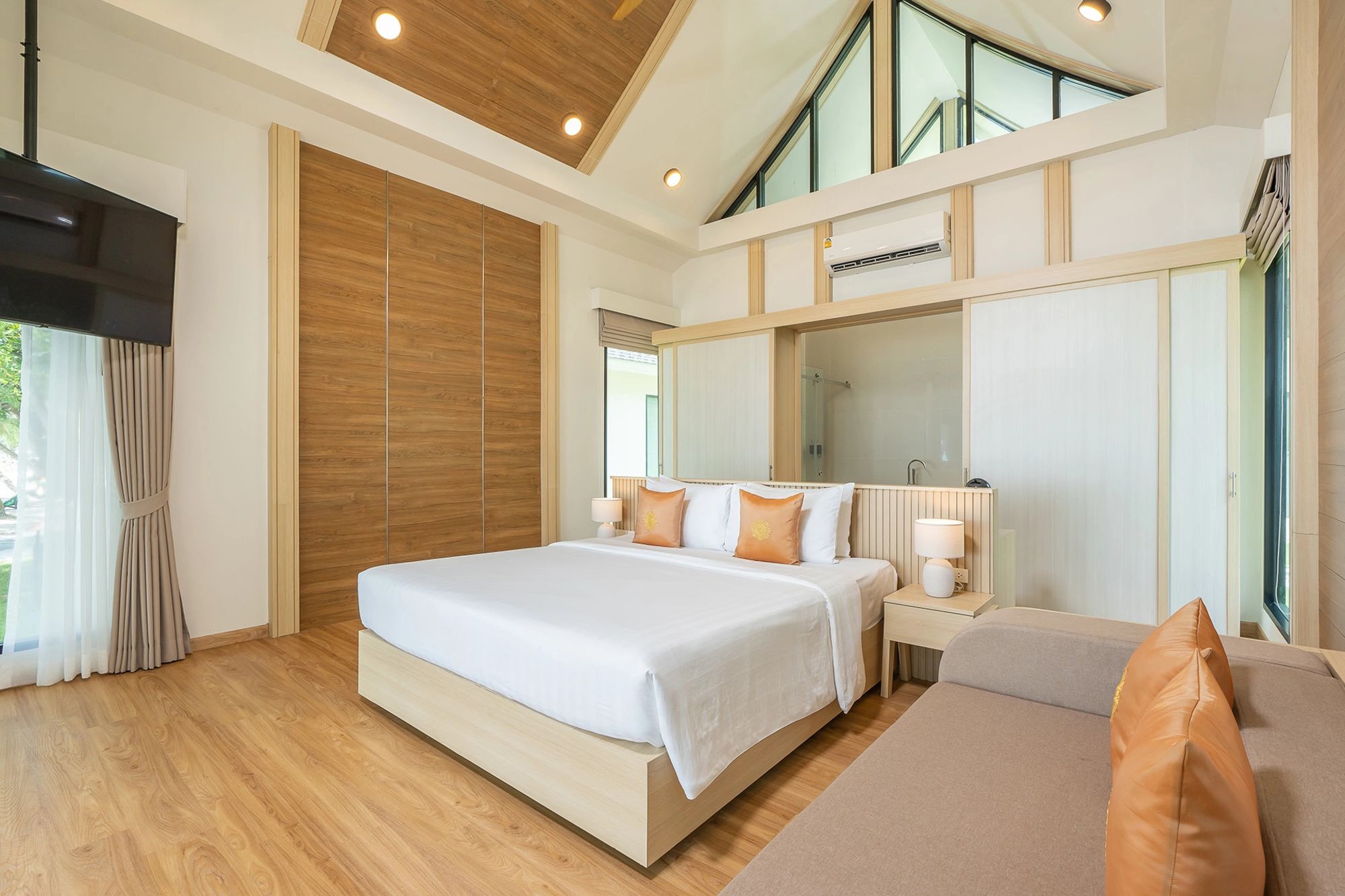 Koh Chang Paradise Resort & Spa in Ko Chang: Grand Deluxe Partial Sea View