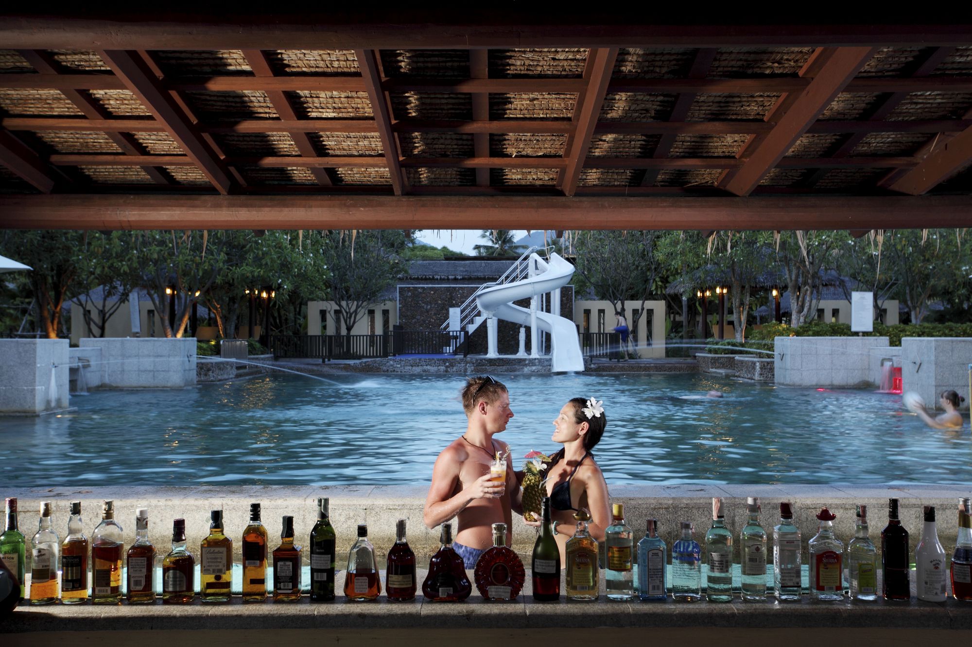 Centara Koh Chang Tropicana à Ko Chang:  Splash Pool Bar