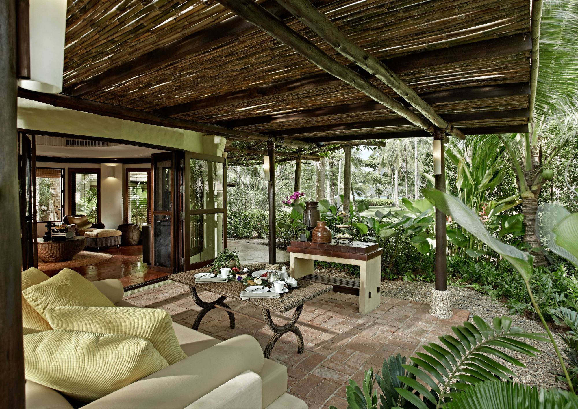 Rayavadee in Krabi: Terrace Pavilion | Exterior Day