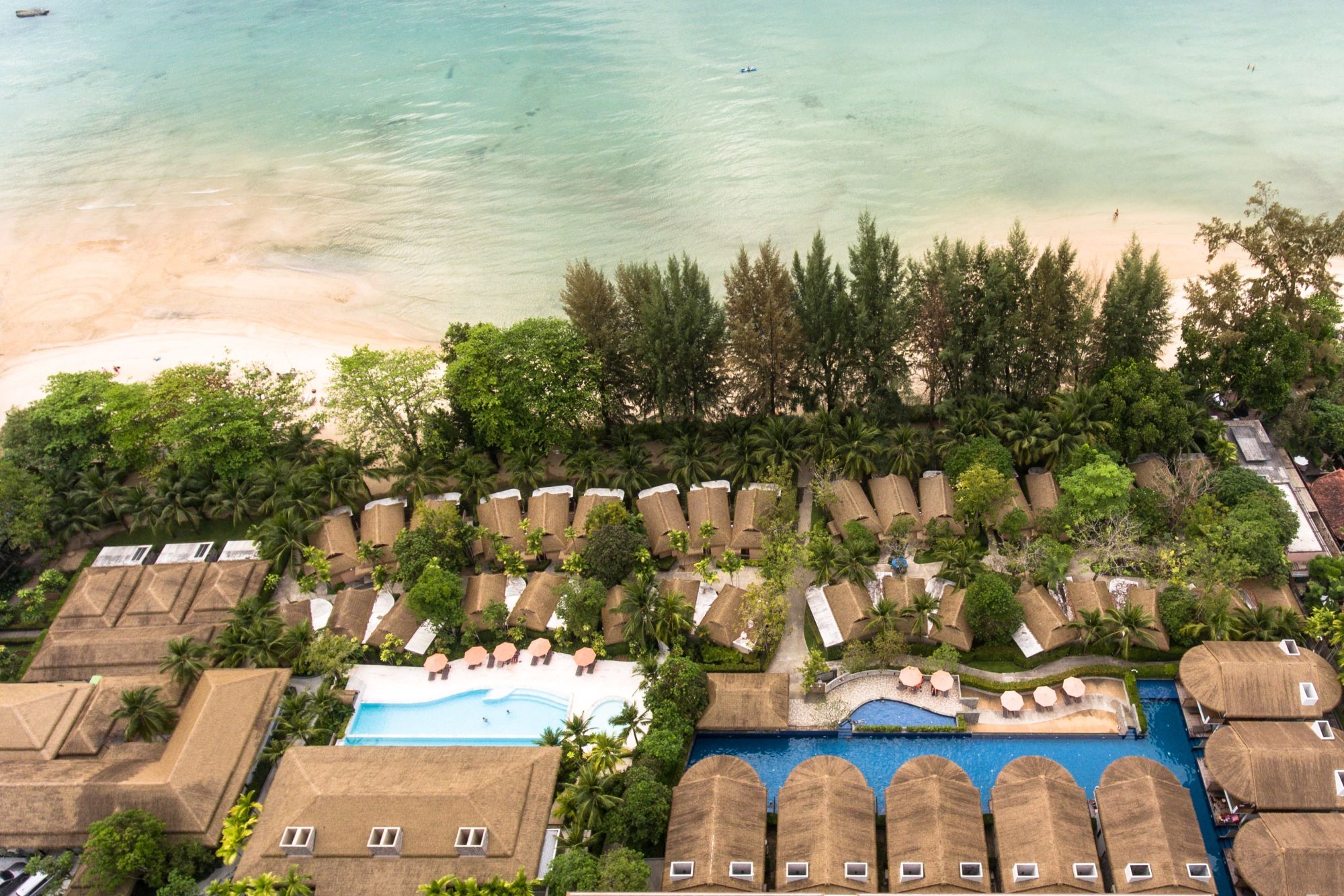 Tup Kaek Sunset Beach Resort in Krabi: Overview Areal Beach