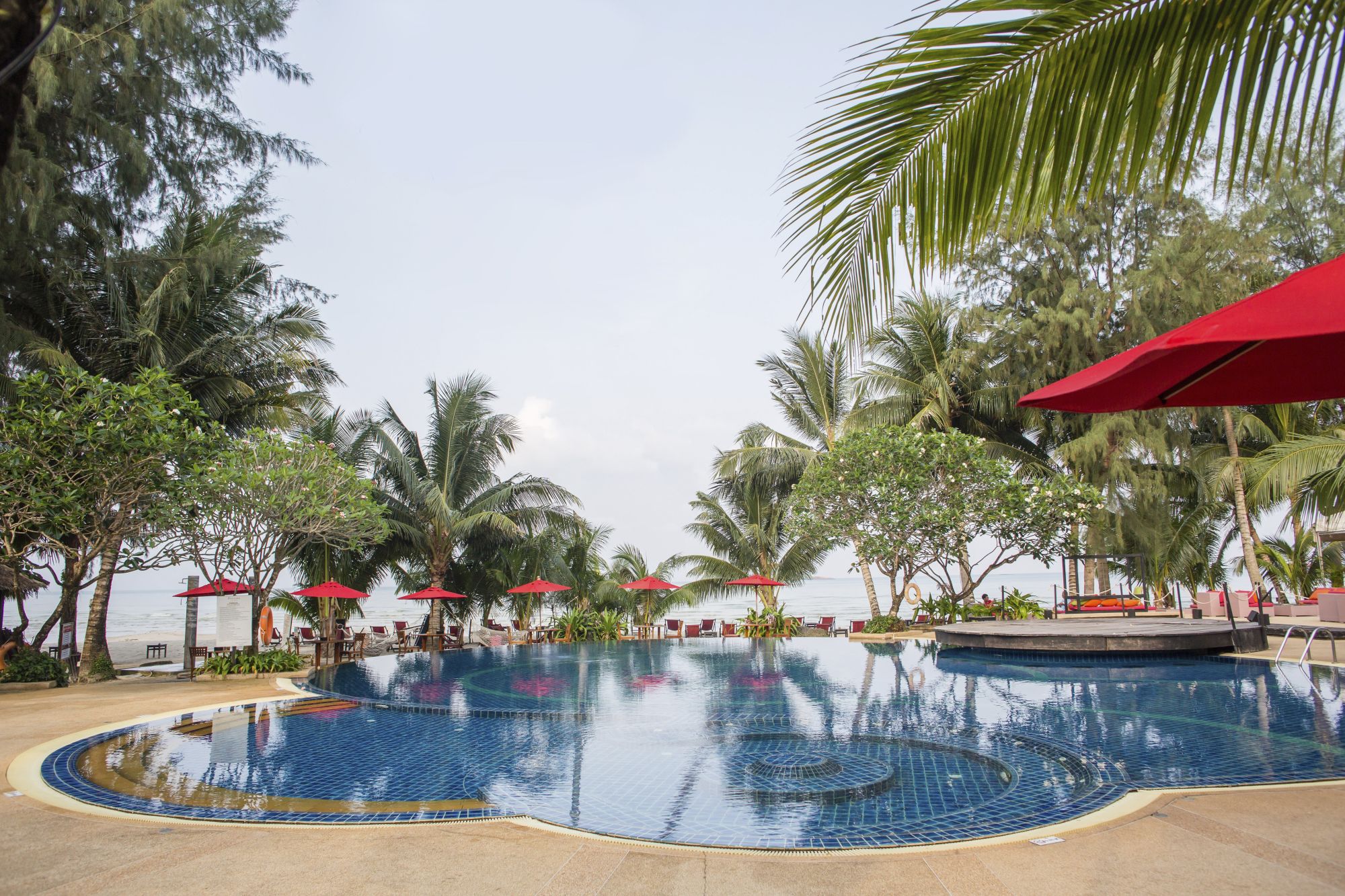 Centara Koh Chang Tropicana à Ko Chang:  Sea breeze pool