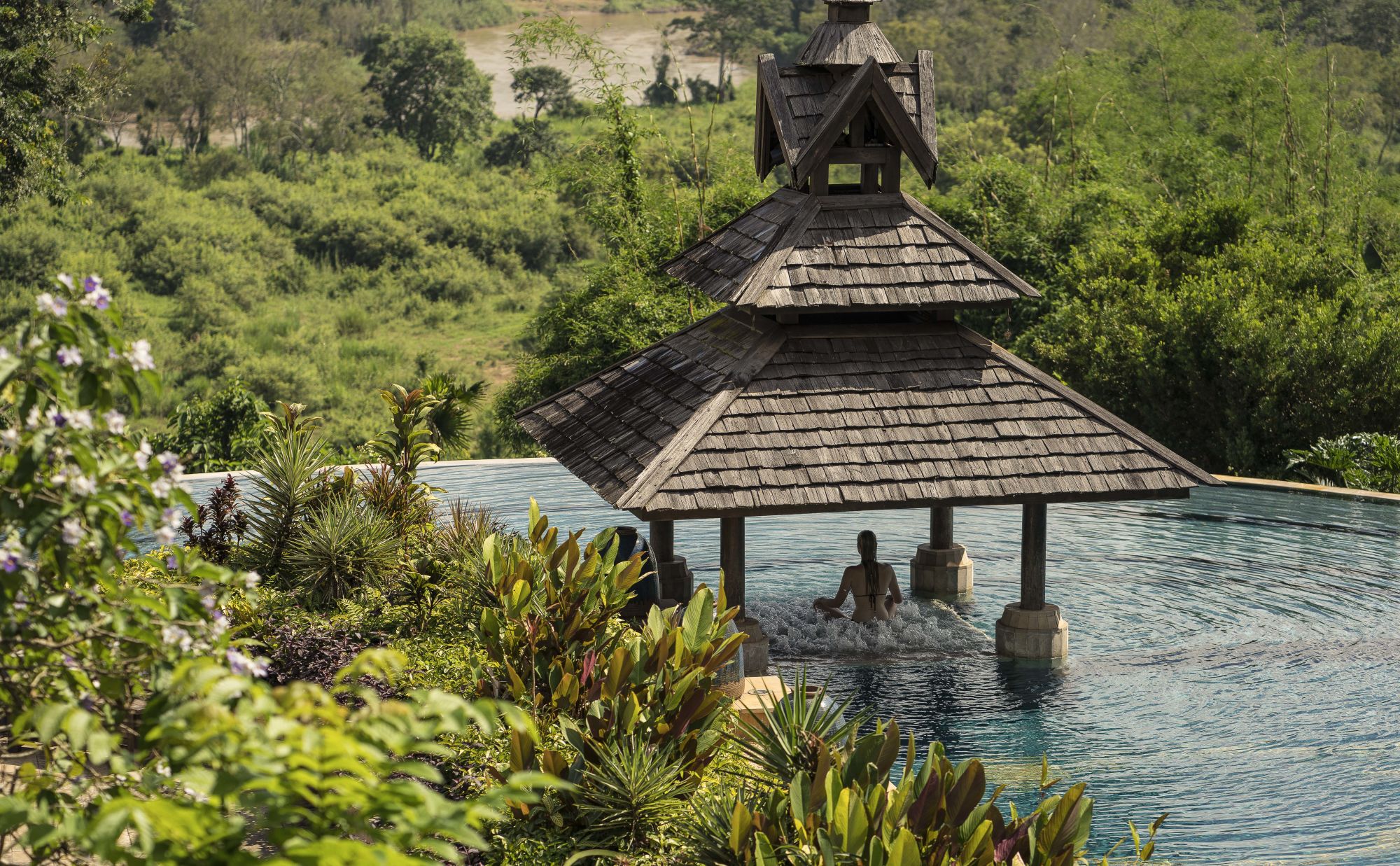 Anantara Golden Triangle Elephant Camp & Resort à Triangle d'Or: Pool Jet Bed
