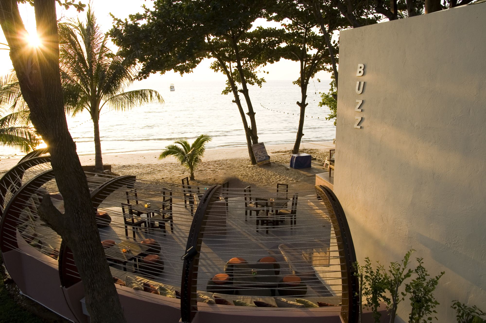 Le Vimarn Cottages & Spa in Ko Samed: The Buzz Restaurant