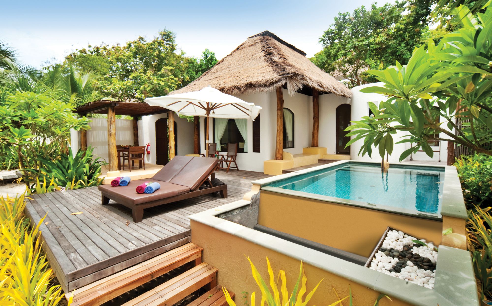 Paradee in Ko Samed: Beachfront Pool Villa