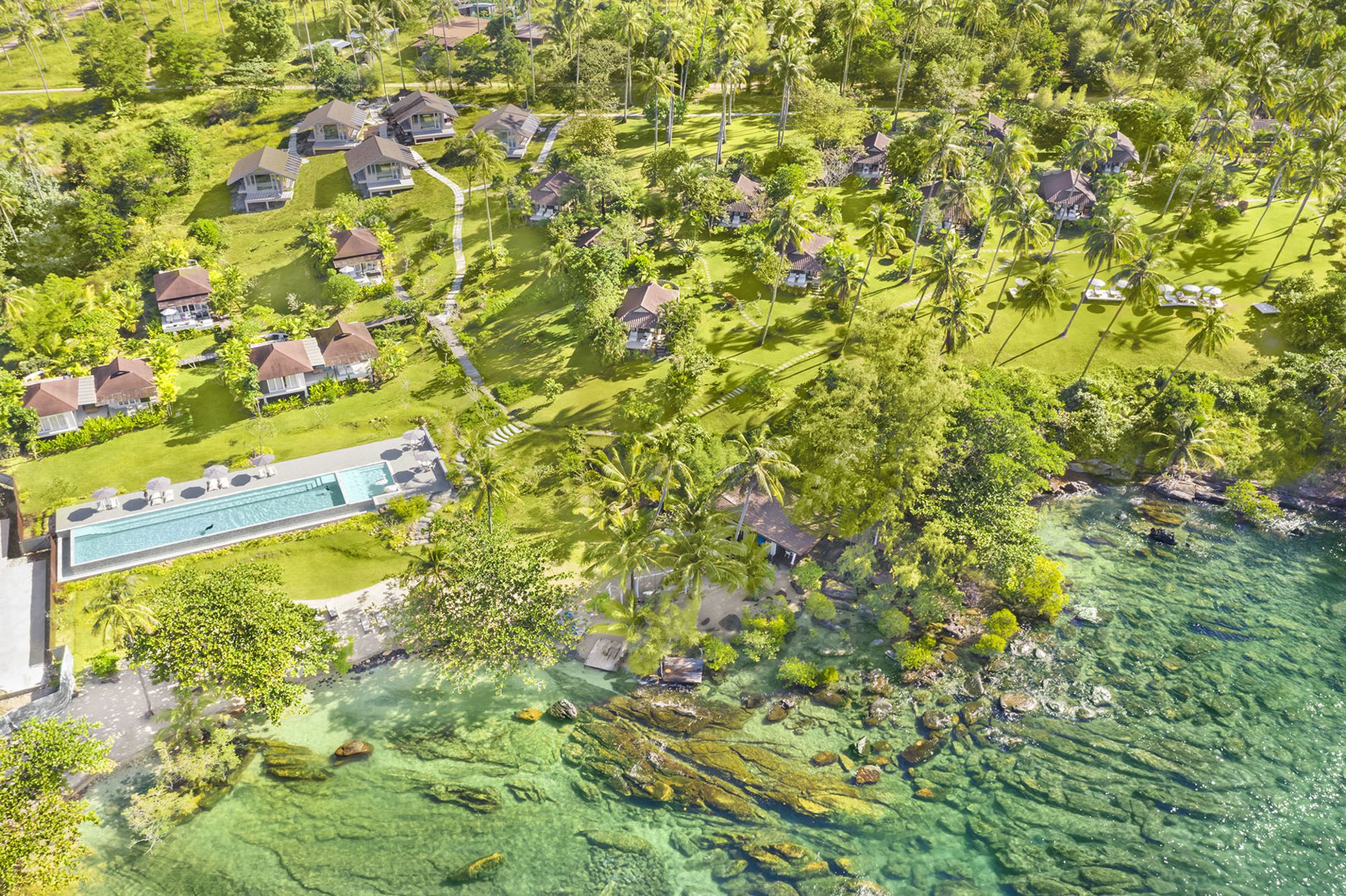 Shantaa Resort in Ko Kood: aerial view with swimmingpool