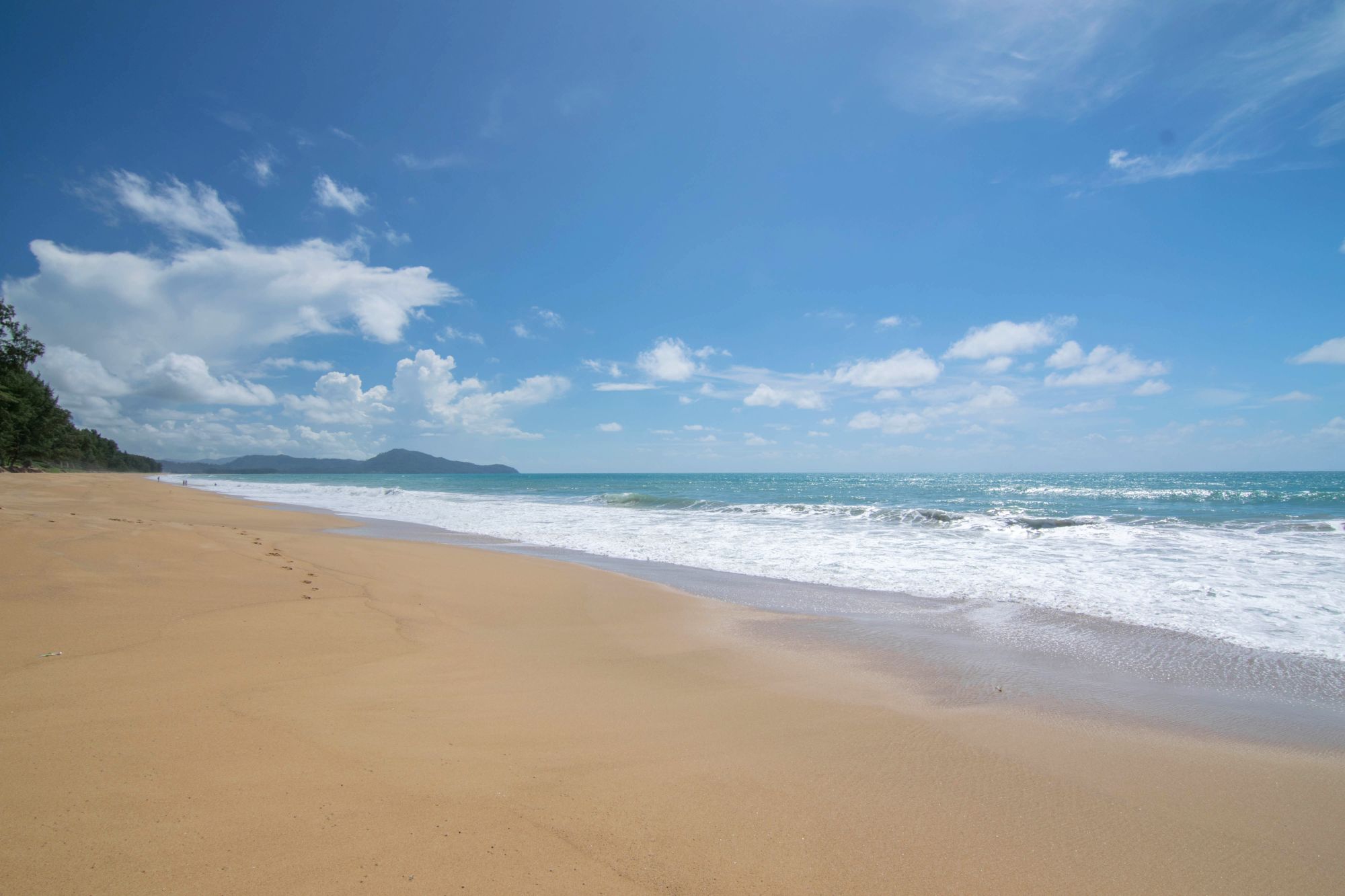 SALA Phuket Mai Khao Beach Resort: beach: