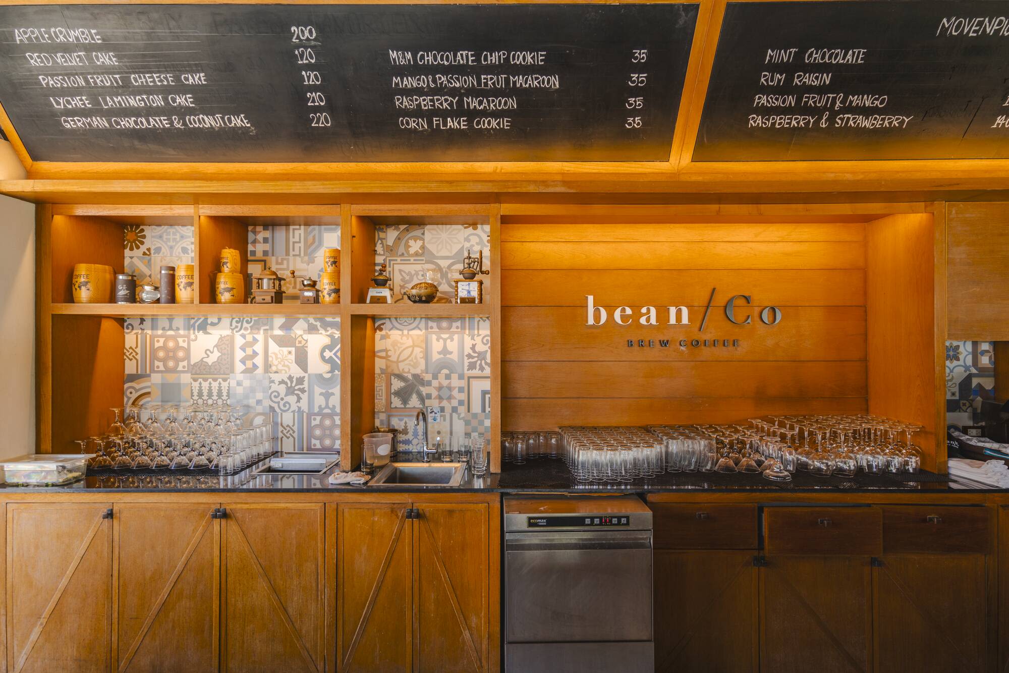 SAii Phi Phi Island Village in Ko Phi Phi: Bean Co Coffee Lounge