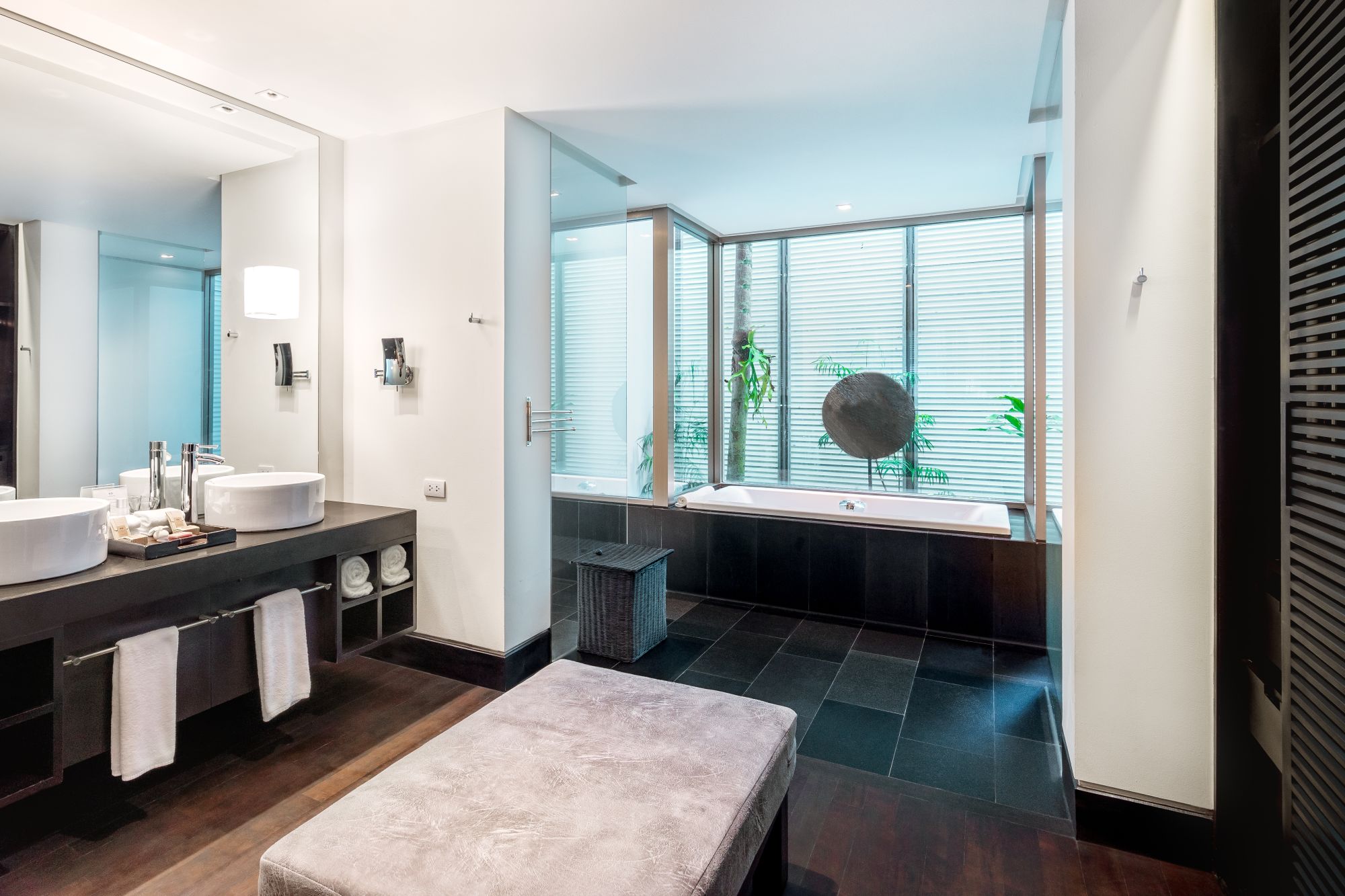 Twinpalms Surin Beach Phuket: Palm Premium | Bathroom