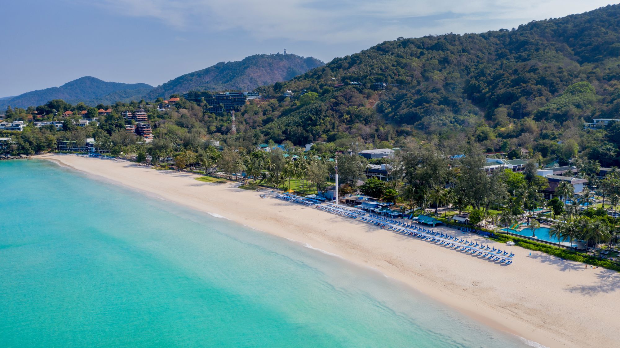 Katathani Phuket Beach Resort: overview beach