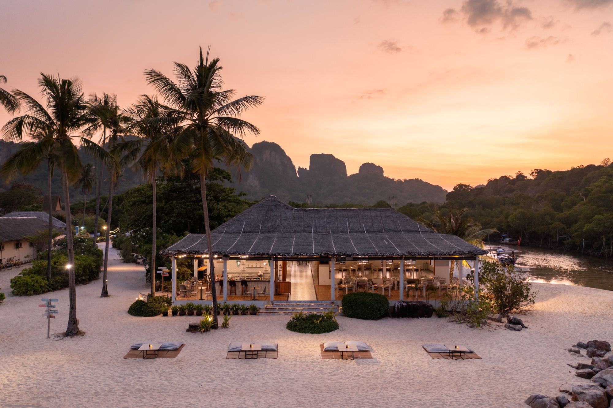 SAii Phi Phi Island Village in Ko Phi Phi: The Beach House