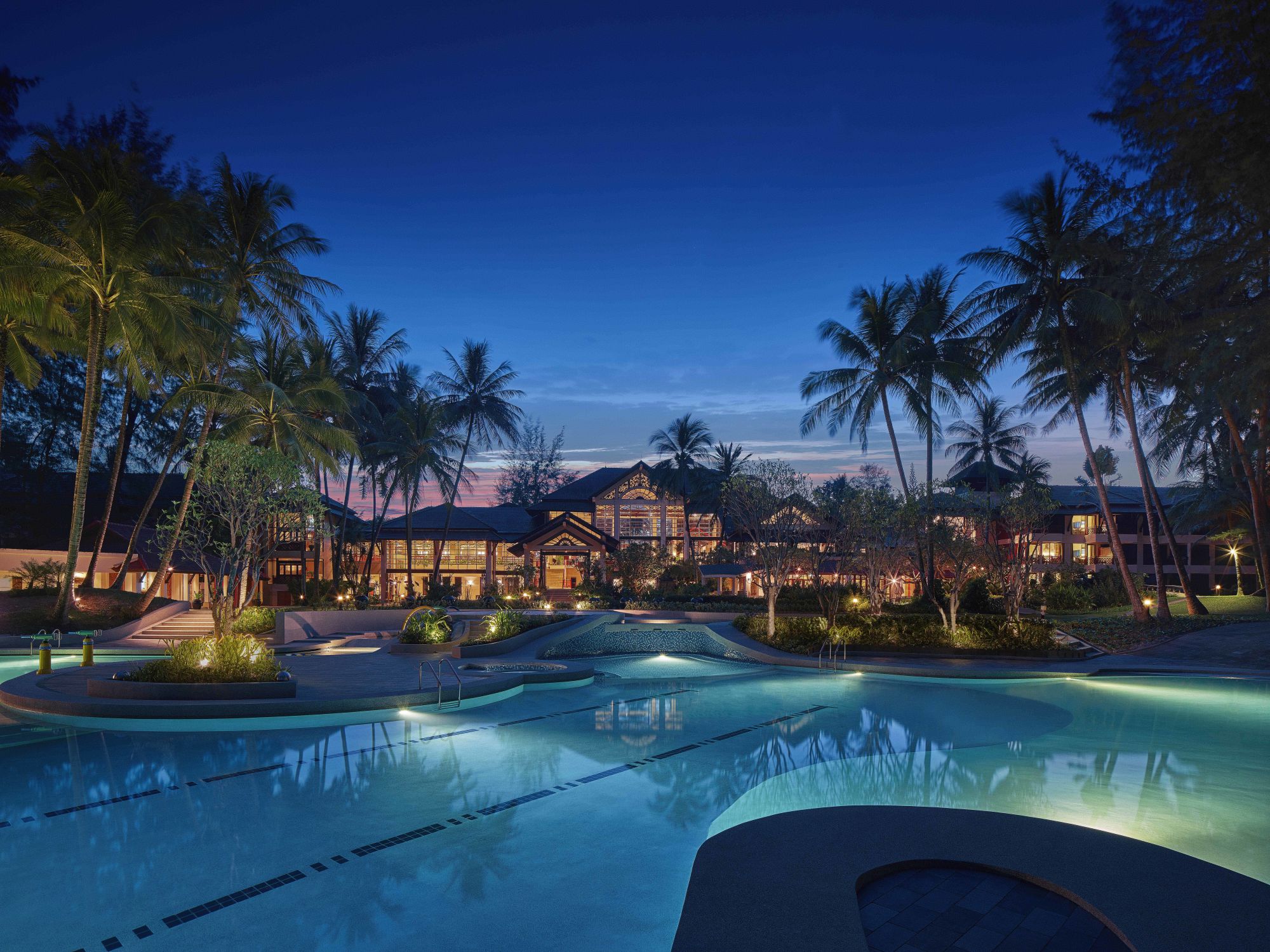 Dusit Thani Laguna Phuket: Pool by Night