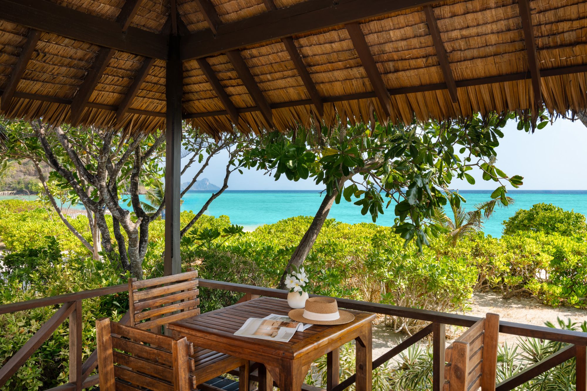 SAii Phi Phi Island Village in Ko Phi Phi: Beachfront Junior Suite
