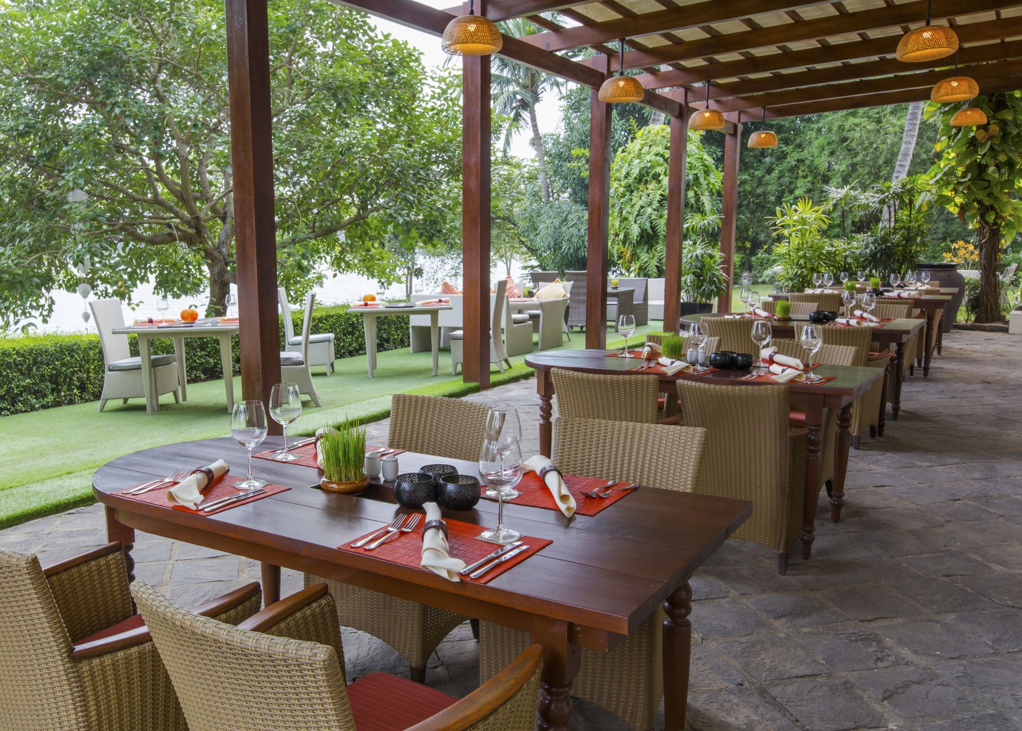 Anantara Hoi An Resort: Hoi An Riverside Restaurant
