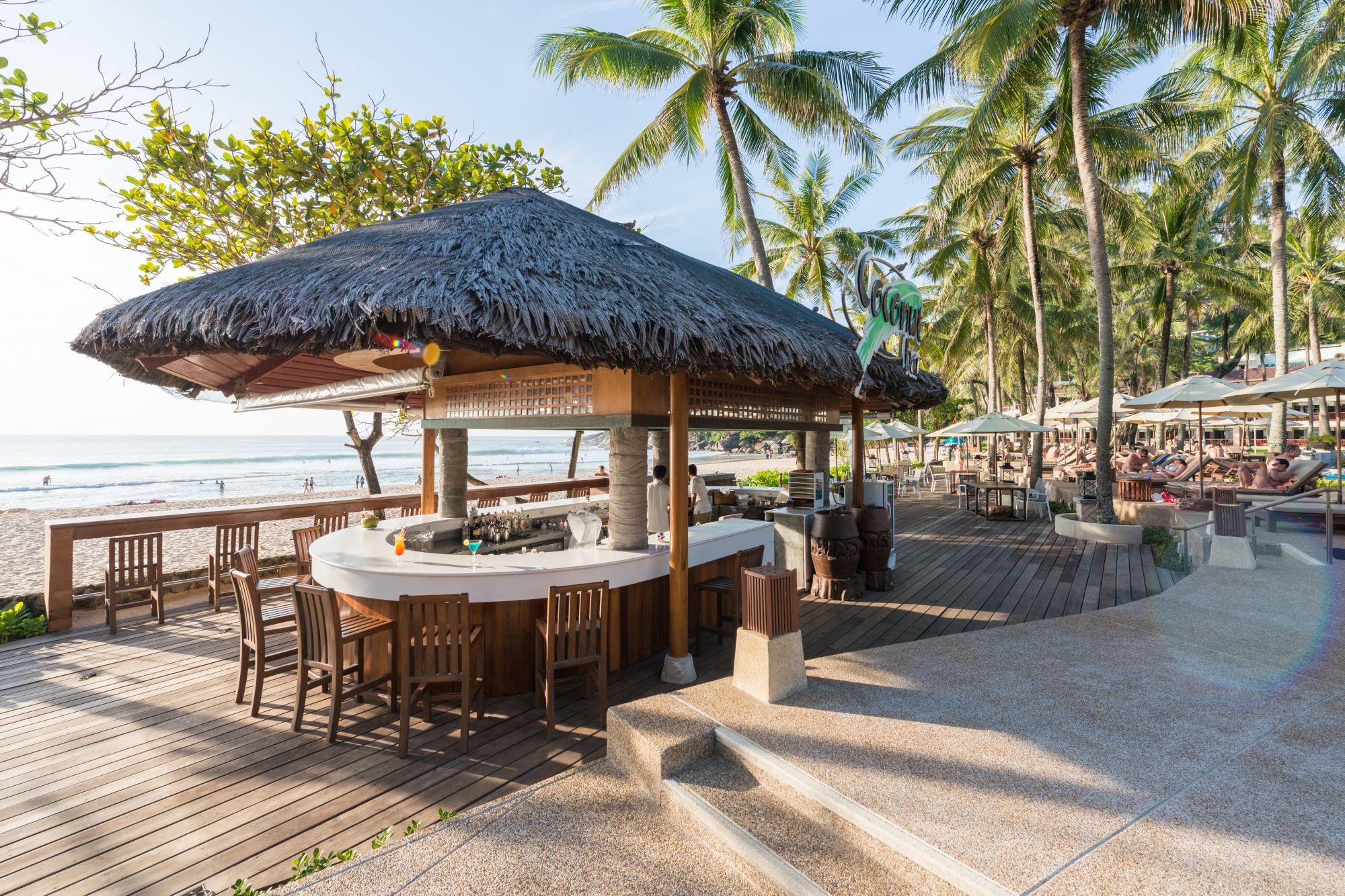 Katathani Phuket Beach Resort: Coconut Bar