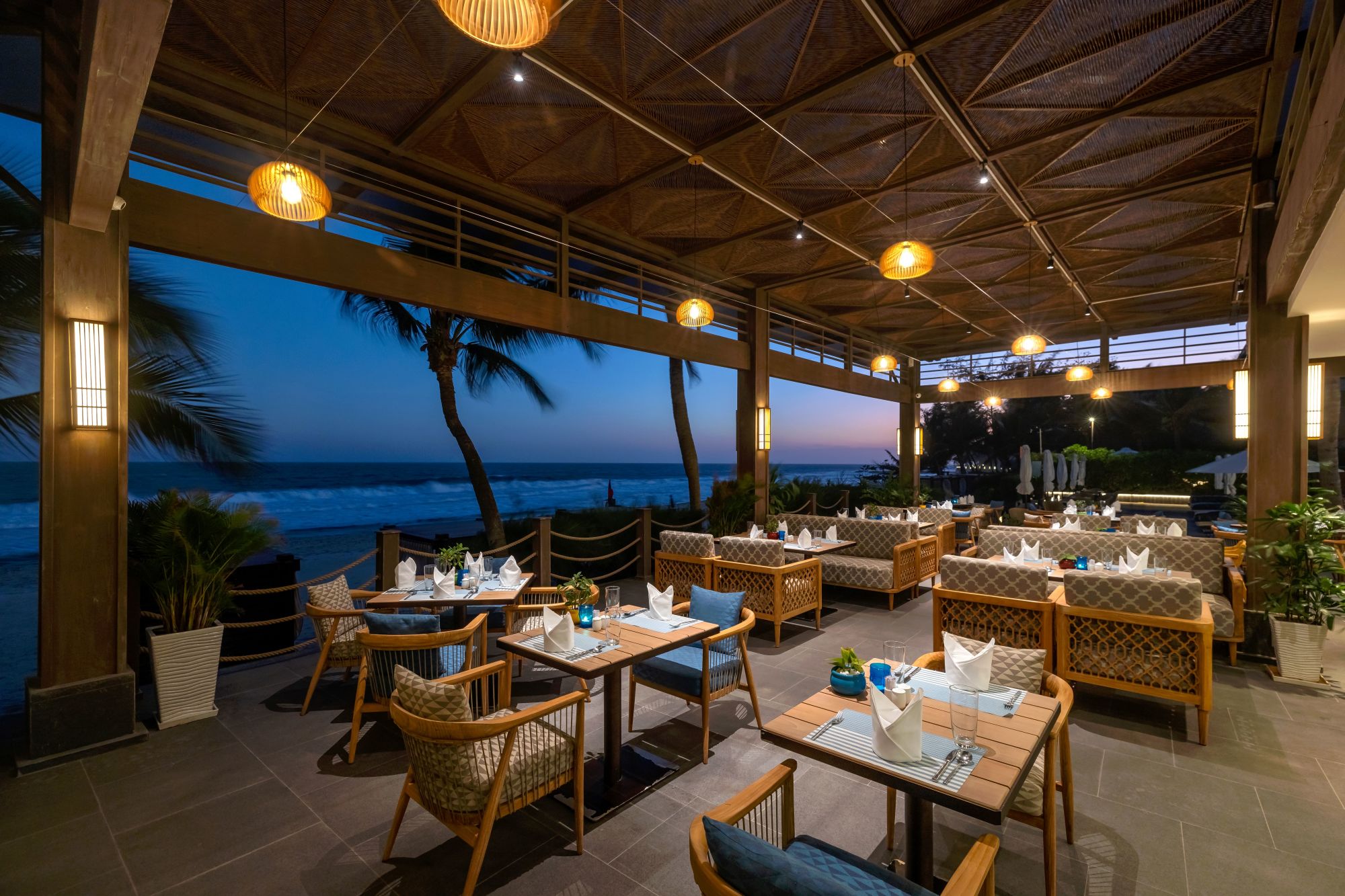 Anantara Mui Ne Resort in Phan Thiet: Coracle Grill restaurant