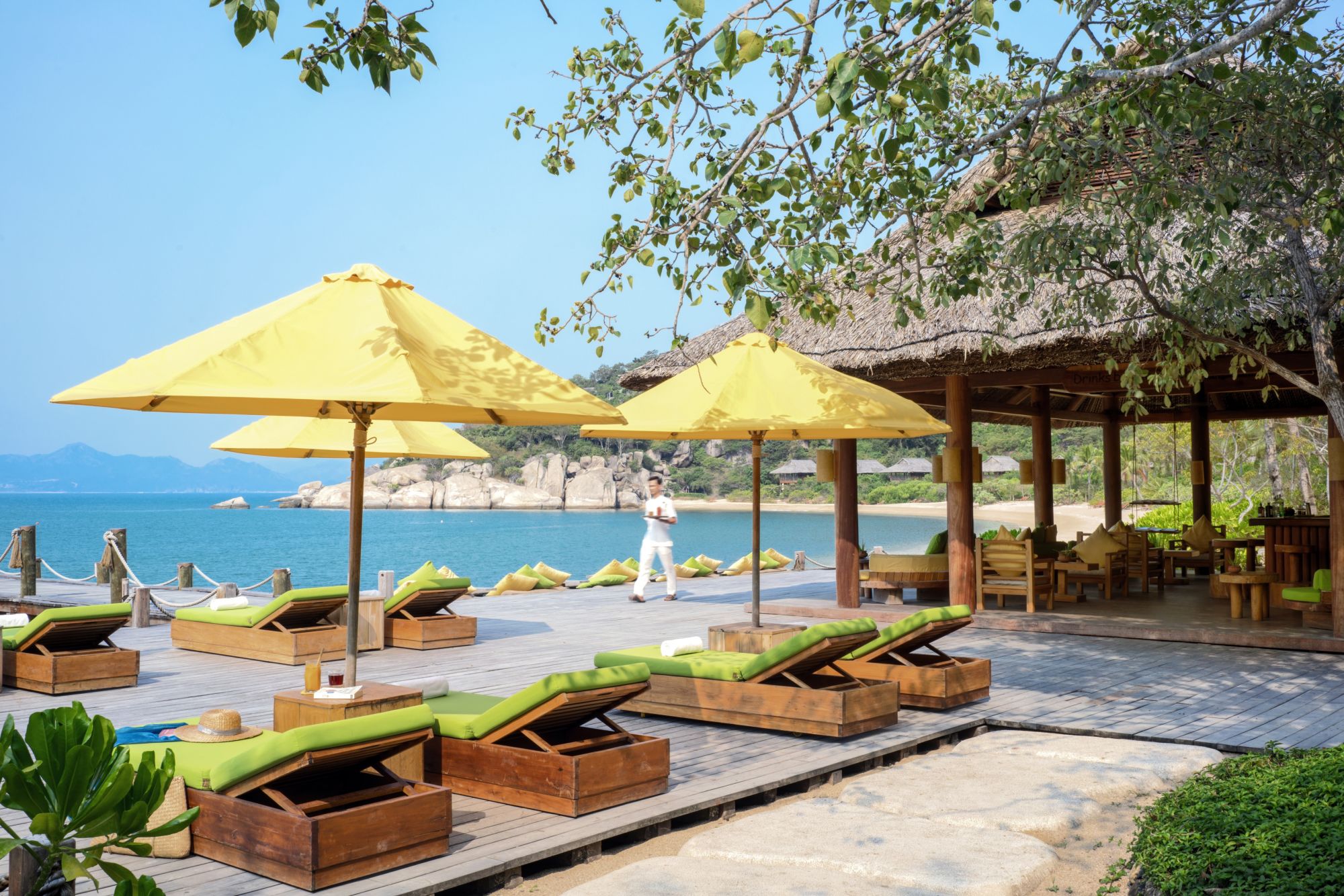 Six Senses Ninh Van Bay in Nha Trang: Drinks by the Beach